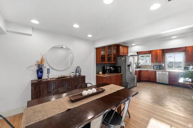 Bountiful, Utah, 84010, United States, 4 Bedrooms Bedrooms, ,2 BathroomsBathrooms,Residential,For Sale,2048007