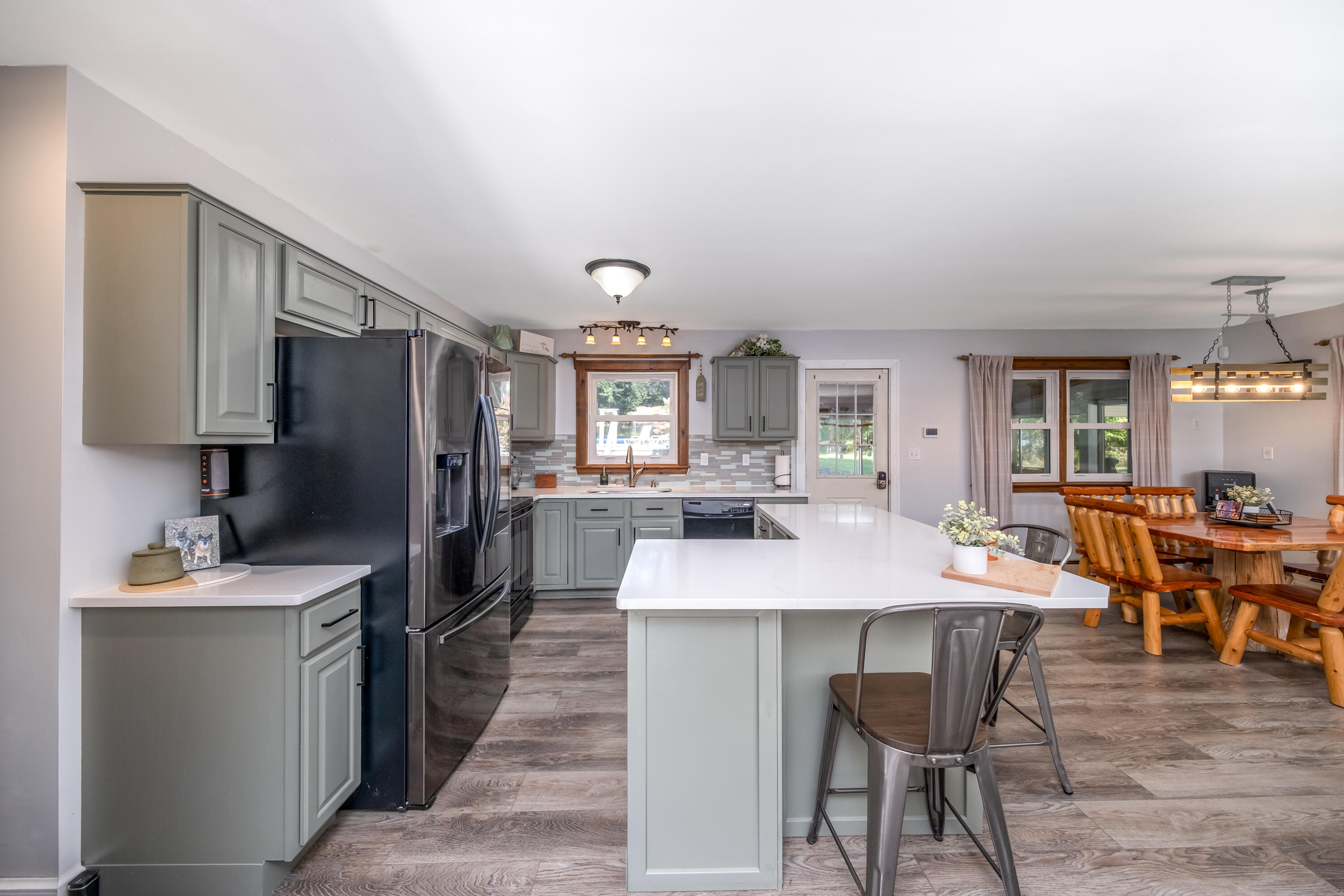 Big Rapids, Michigan, 49307, United States, 3 Bedrooms Bedrooms, ,2 BathroomsBathrooms,Residential,For Sale,1951282