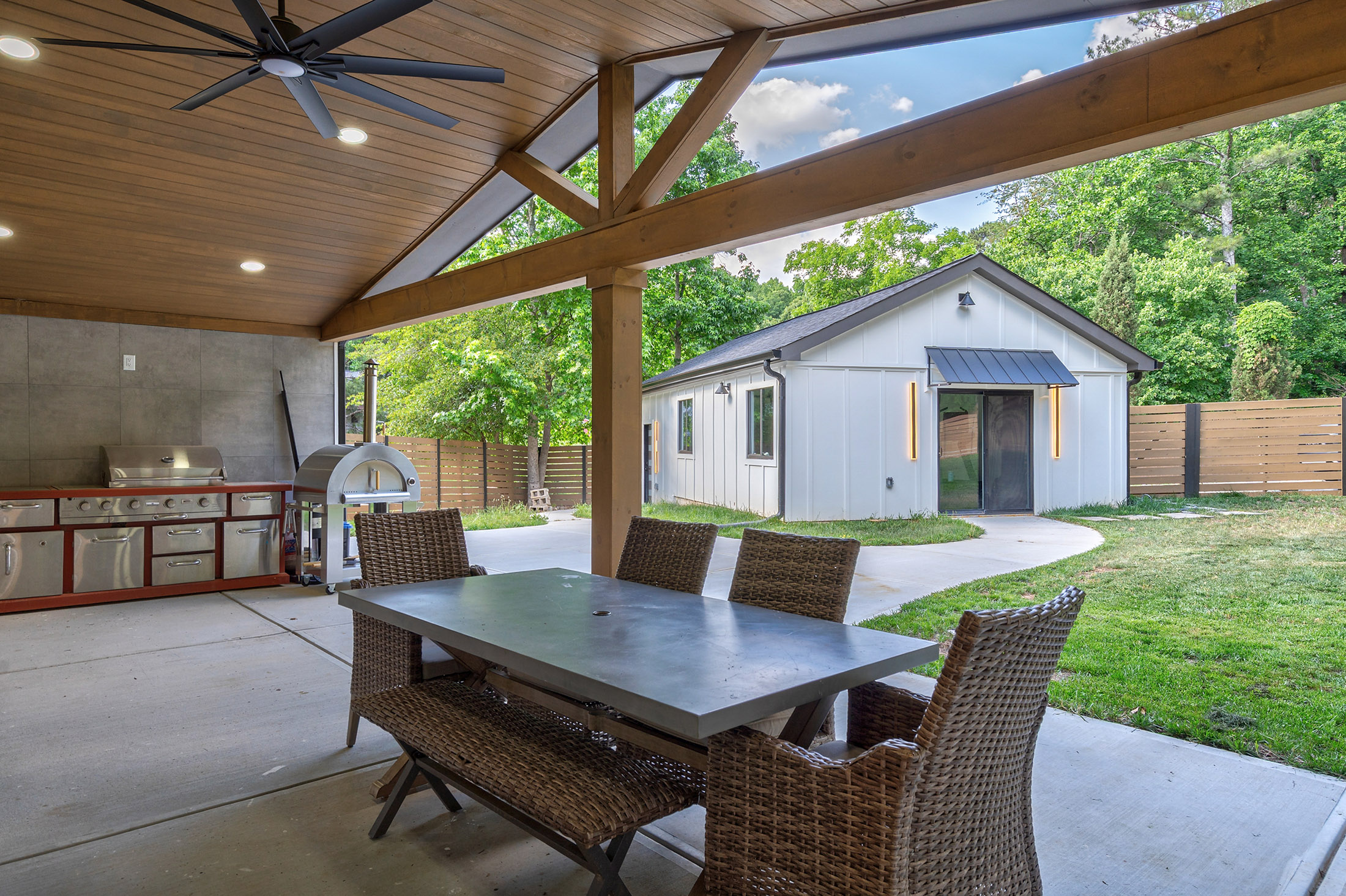  Fully Renovated Estate Blends Luxury, Flexibility & Resort-Style Living - 物件實景