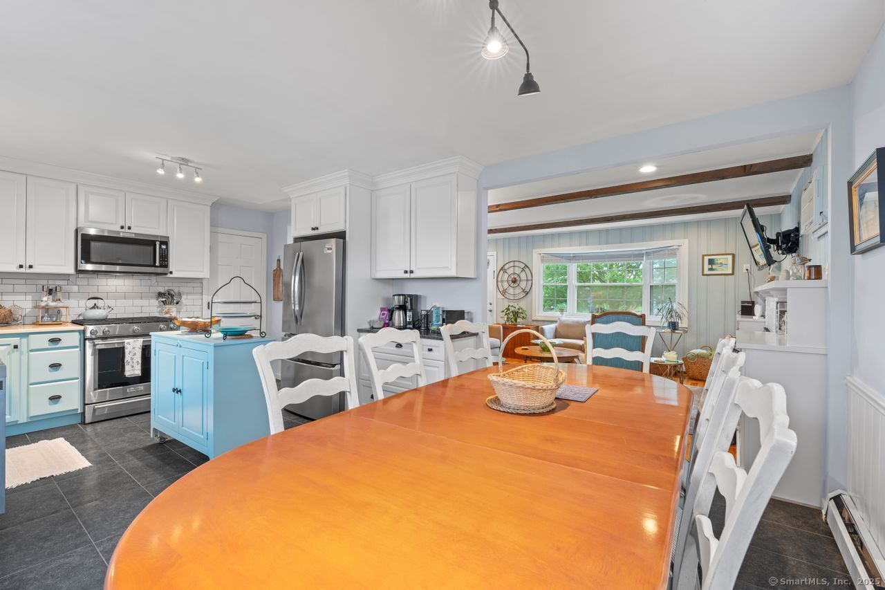 Guilford, Connecticut, 06437, United States, 3 Bedrooms Bedrooms, ,2 BathroomsBathrooms,Residential,For Sale,1906162