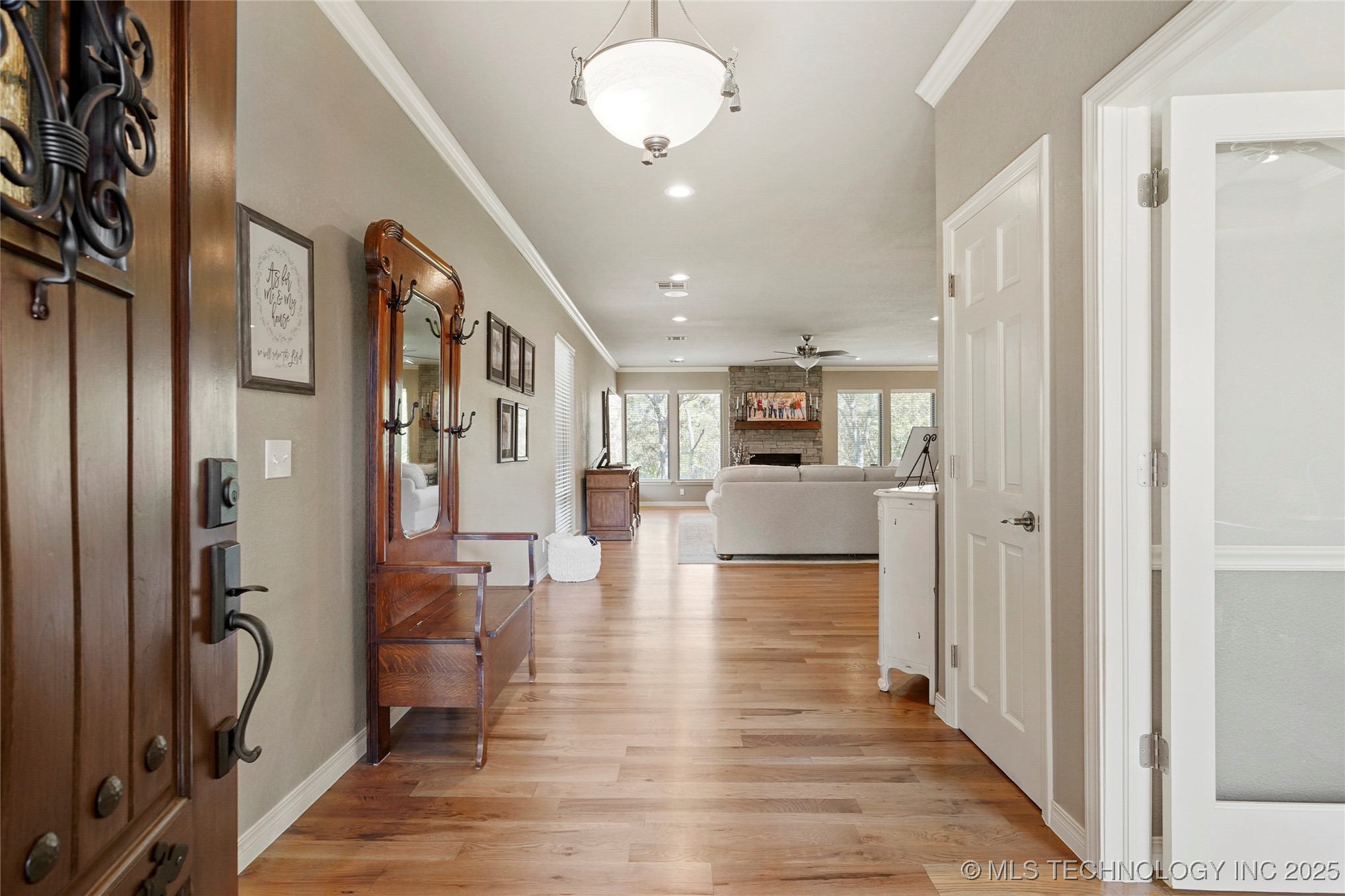 Catoosa, Oklahoma, 74015, United States, 3 Bedrooms Bedrooms, ,3 BathroomsBathrooms,Residential,For Sale,1987944