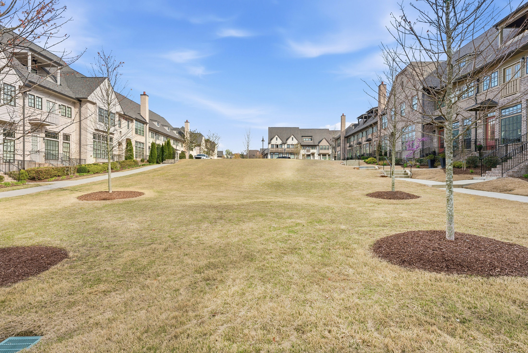  Location, Livability and Thoughtful Upgrades in a One-of-a-Kind Setting - 物件實景