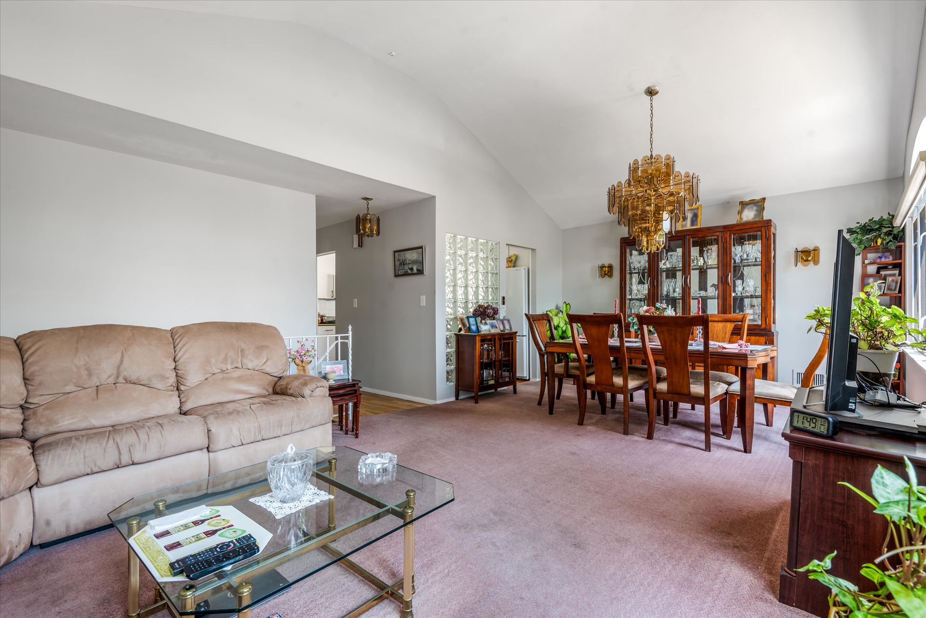 Howard Beach, New York, 11414, United States, 4 Bedrooms Bedrooms, ,2 BathroomsBathrooms,Residential,For Sale,1916184