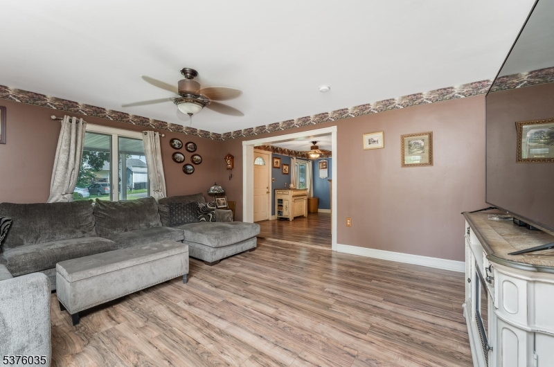 Phillipsburg Town, New Jersey, 08865, United States, 6 Bedrooms Bedrooms, ,4 BathroomsBathrooms,Residential,For Sale,1918649