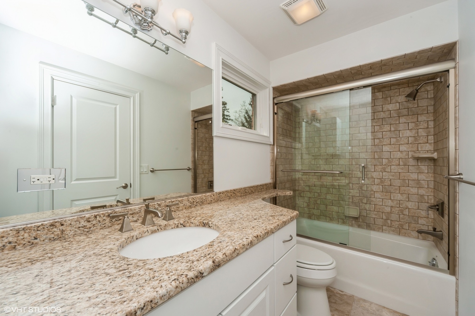 Lake Forest, Illinois, 60045, United States, 3 Bedrooms Bedrooms, ,5 BathroomsBathrooms,Residential,For Sale,1794834