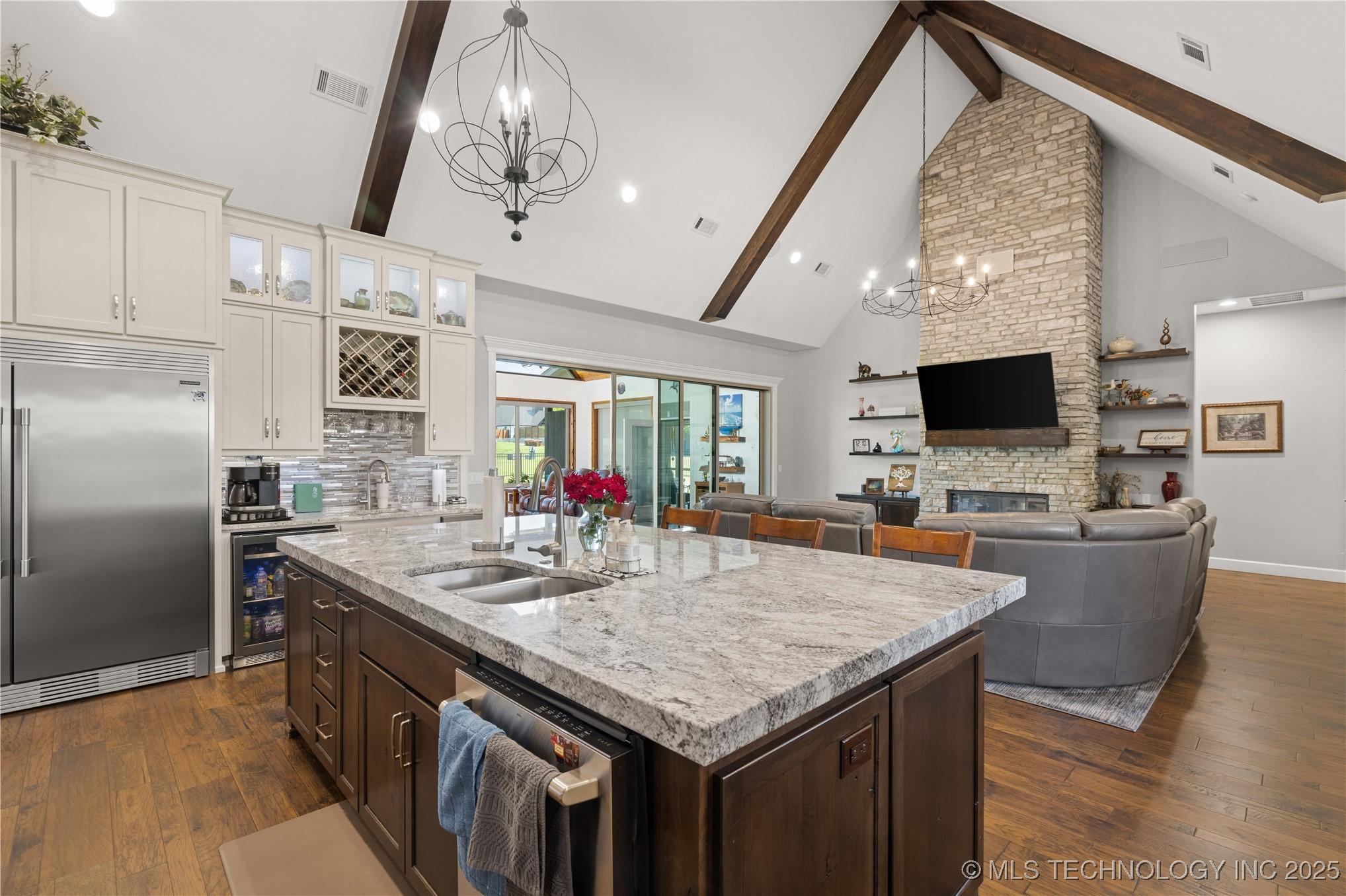 Fort Gibson, Oklahoma, 74434, United States, 4 Bedrooms Bedrooms, ,4 BathroomsBathrooms,Residential,For Sale,2005878