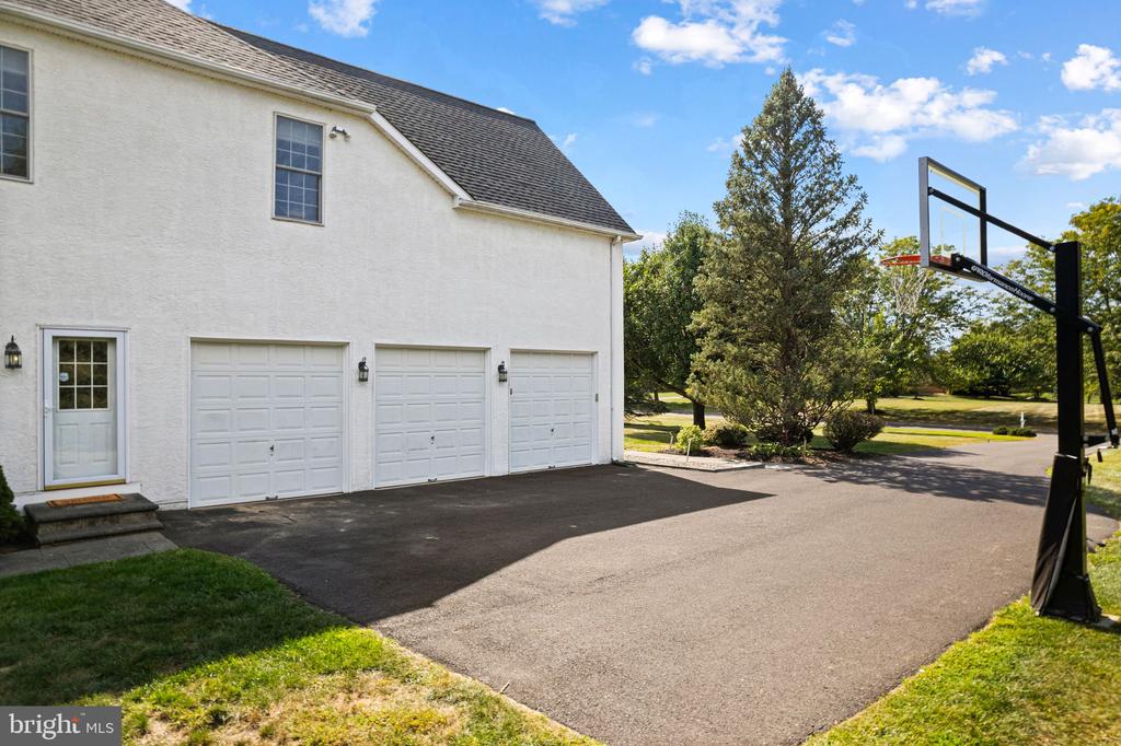 Newtown, Pennsylvania, 18940, United States, 4 Bedrooms Bedrooms, ,4 BathroomsBathrooms,Residential,For Sale,1941043