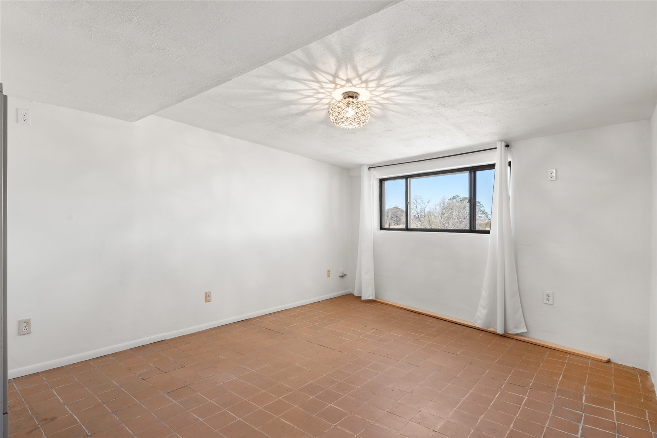  2347 Botulph Road - 物件實景