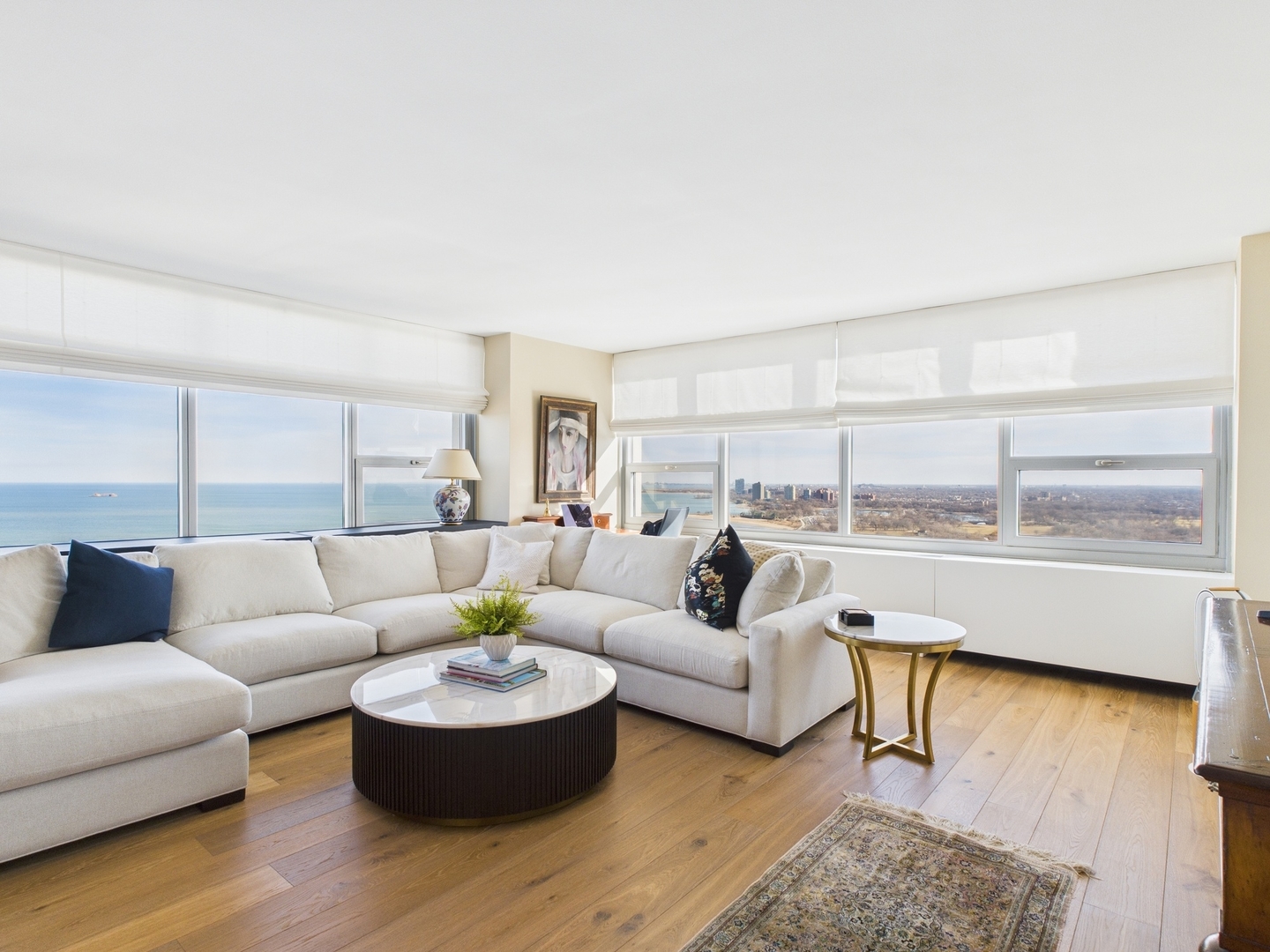 Chicago, Illinois, 60637, United States, 3 Bedrooms Bedrooms, ,3 BathroomsBathrooms,Residential,For Sale,1752427