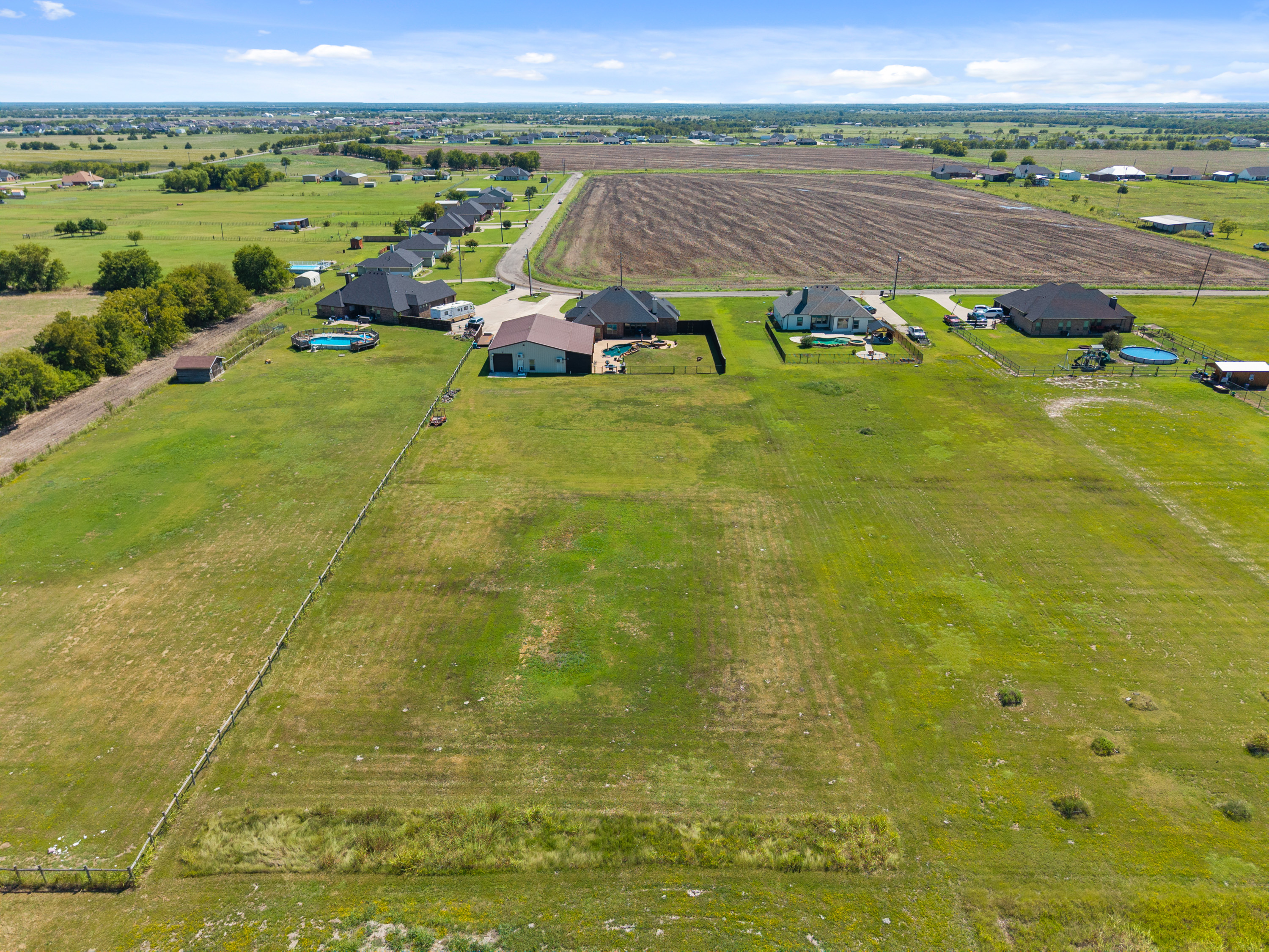 Caddo Mills, Texas, 75135, United States, 4 Bedrooms Bedrooms, ,2 BathroomsBathrooms,Residential,For Sale,1943912