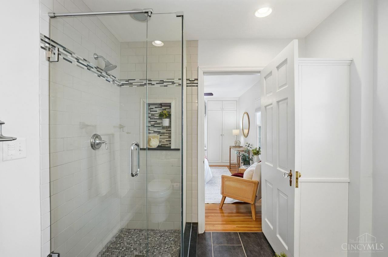 Cincinnati, Ohio, 45209, United States, 3 Bedrooms Bedrooms, ,4 BathroomsBathrooms,Residential,For Sale,2003338