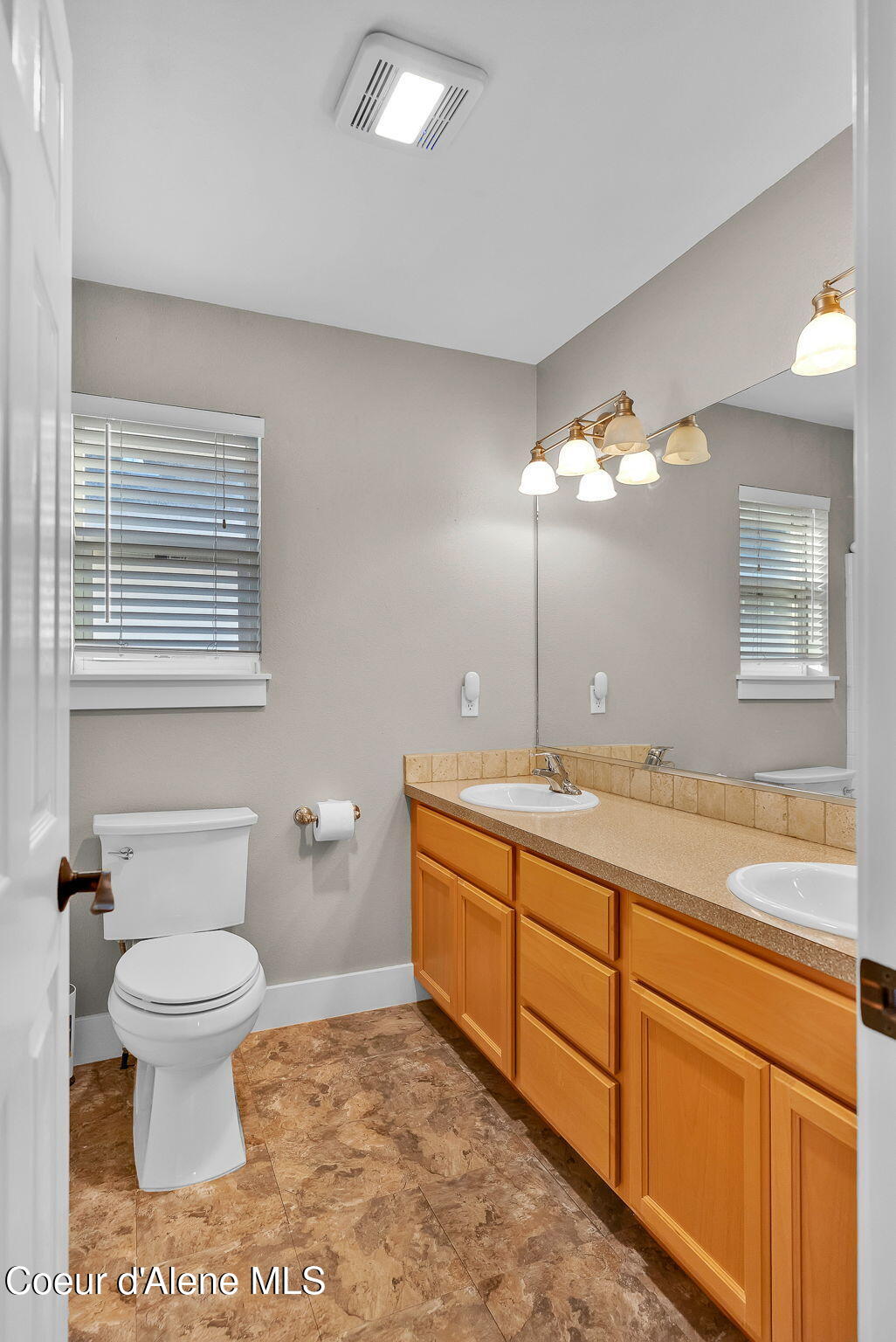 Coeur D'alene, Idaho, 83815, United States, 3 Bedrooms Bedrooms, ,2 BathroomsBathrooms,Residential,For Sale,1965651