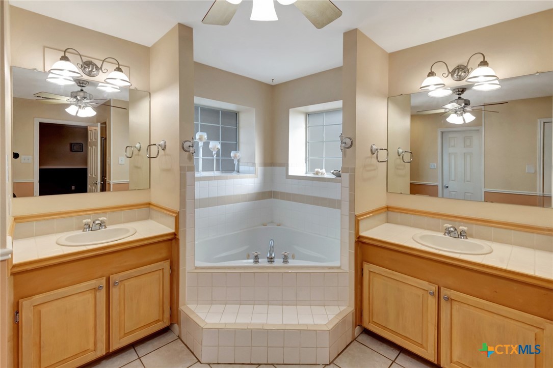 Victoria, Texas, 77904, United States, 3 Bedrooms Bedrooms, ,3 BathroomsBathrooms,Residential,For Sale,1989314