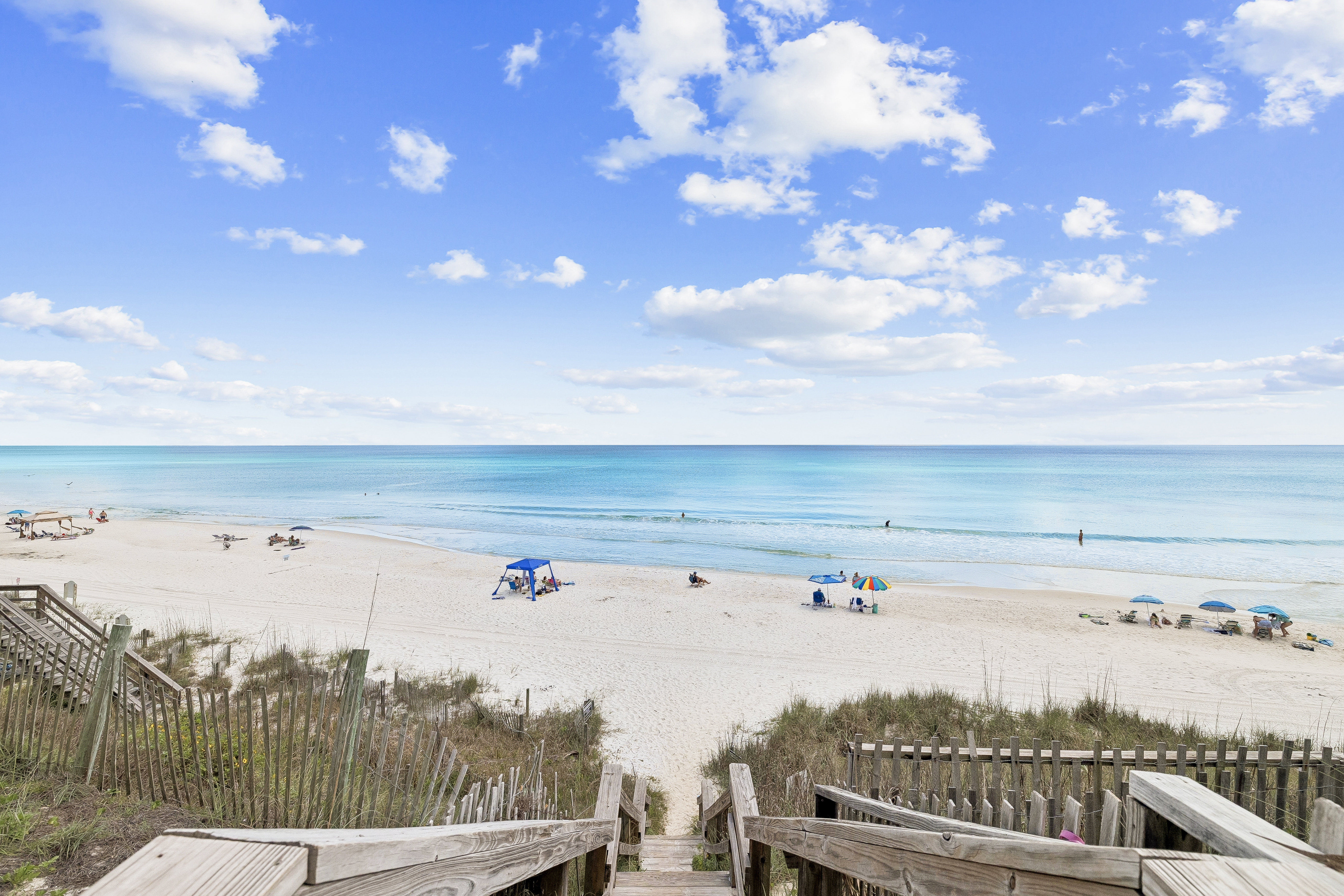 Corner-Lot Steps To Beach Access With Myriad Opportunities - 物件實景
