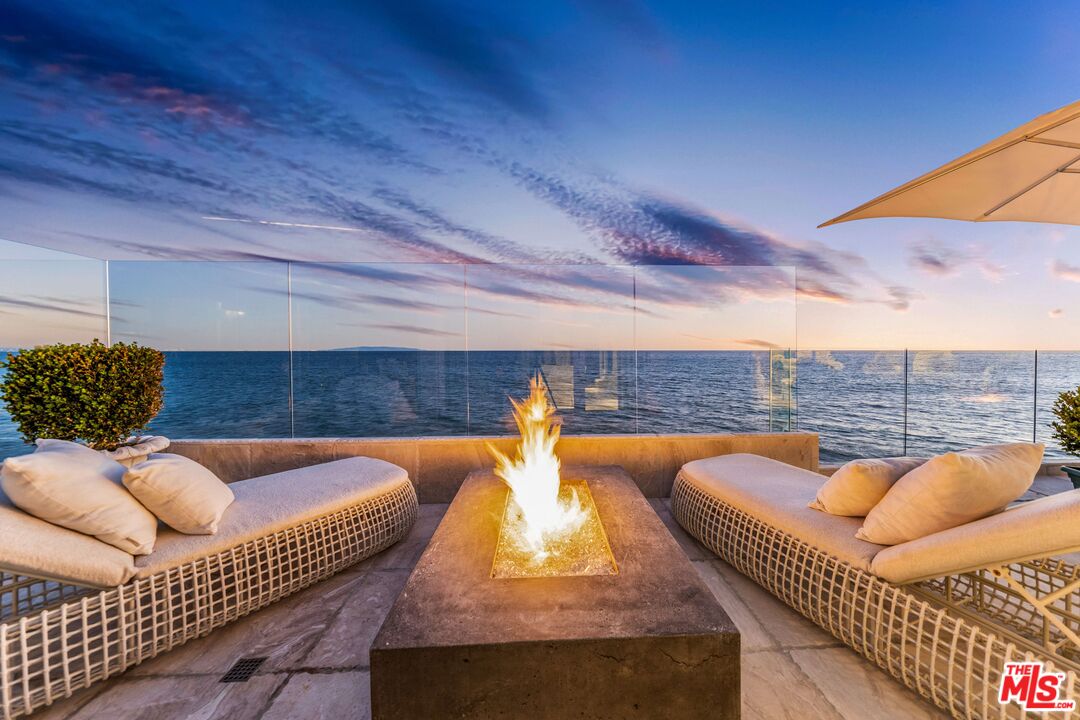 Malibu, California, 90265, United States, 3 Bedrooms Bedrooms, ,3 BathroomsBathrooms,Residential,For Sale,1989426