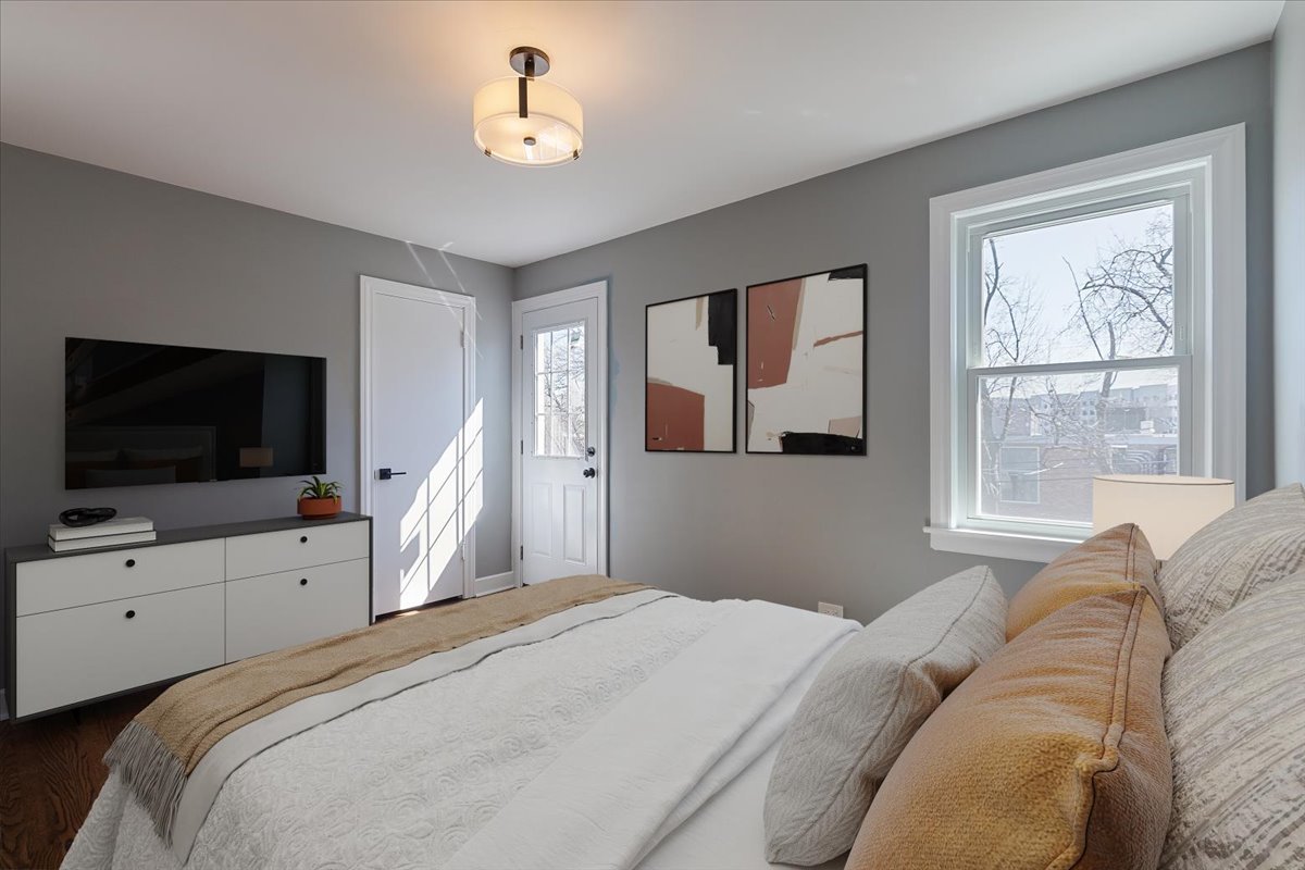 Lincolnwood, Illinois, 60712, United States, 3 Bedrooms Bedrooms, ,2 BathroomsBathrooms,Residential,For Sale,1900722