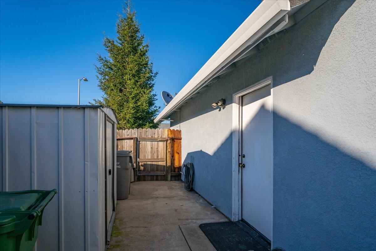 Redding, California, 96001, United States, 3 Bedrooms Bedrooms, ,2 BathroomsBathrooms,Residential,For Sale,1949690
