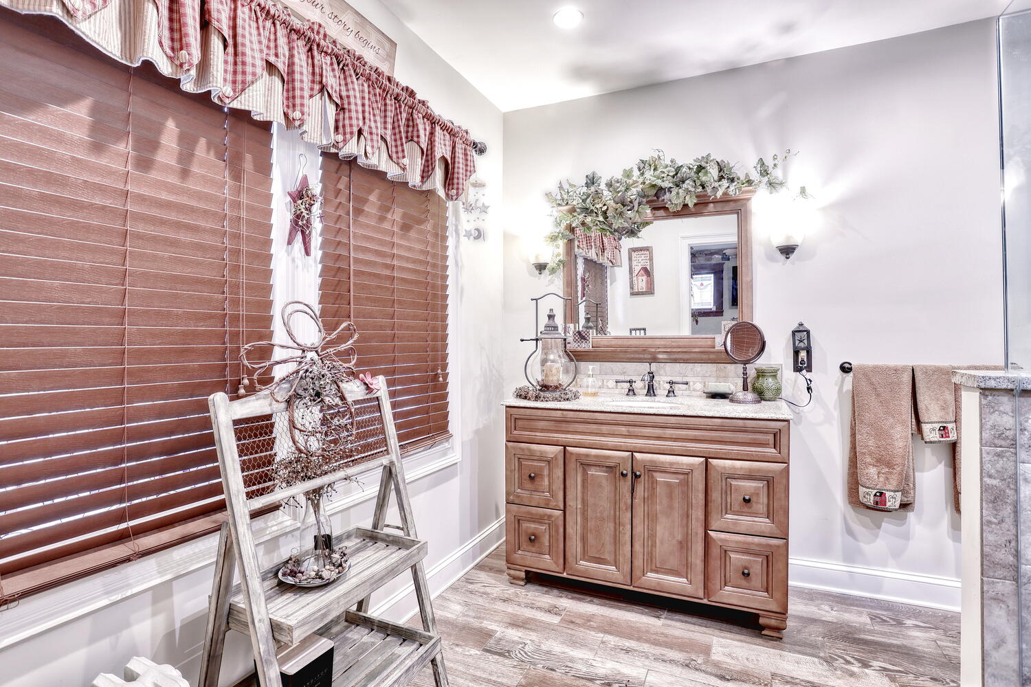 Clifton, New Jersey, 07011, United States, 2 Bedrooms Bedrooms, ,2 BathroomsBathrooms,Residential,For Sale,1975709