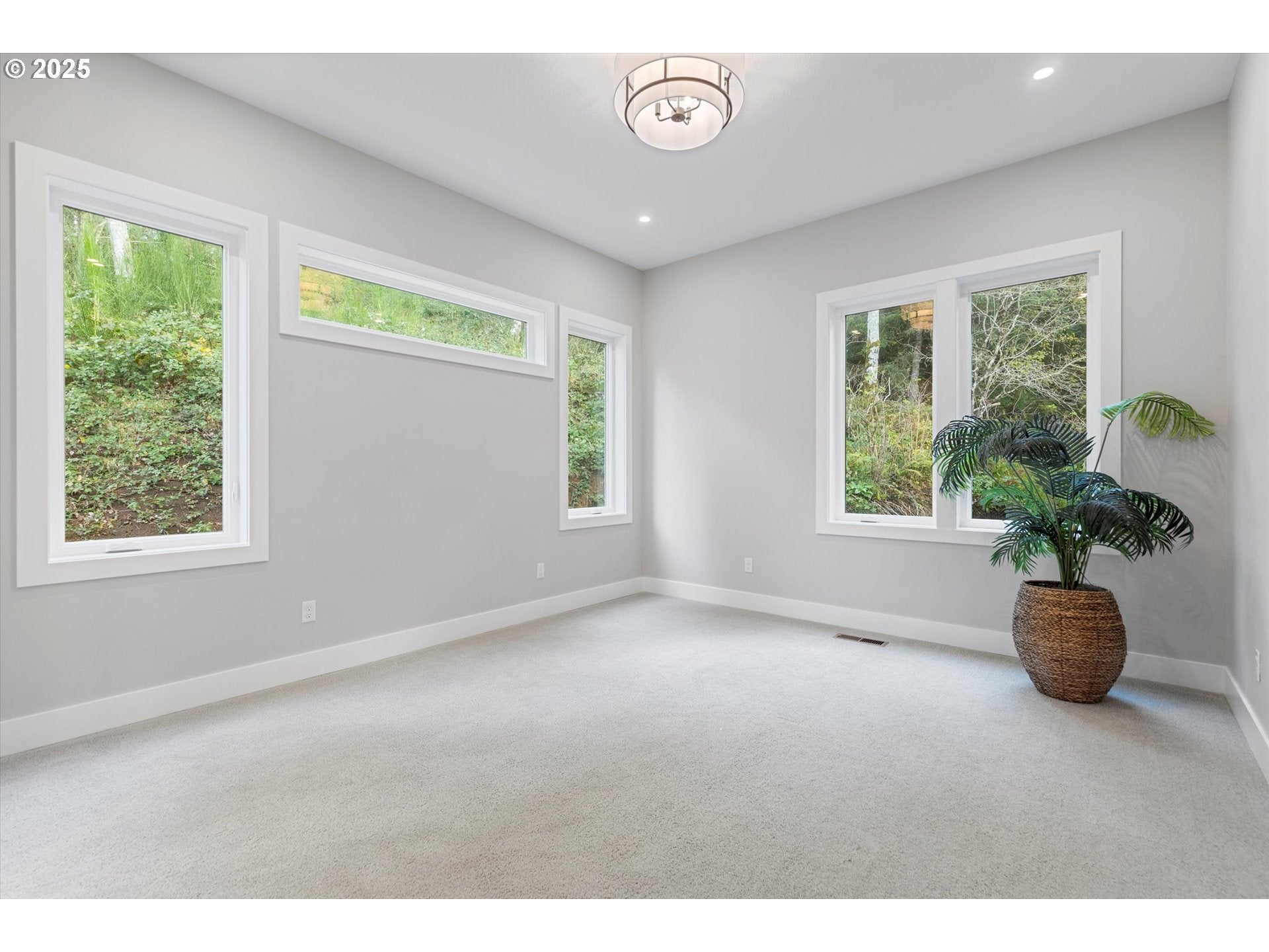 CannonBeach, Oregon, 97110, United States, 4 Bedrooms Bedrooms, ,4 BathroomsBathrooms,Residential,For Sale,2003076