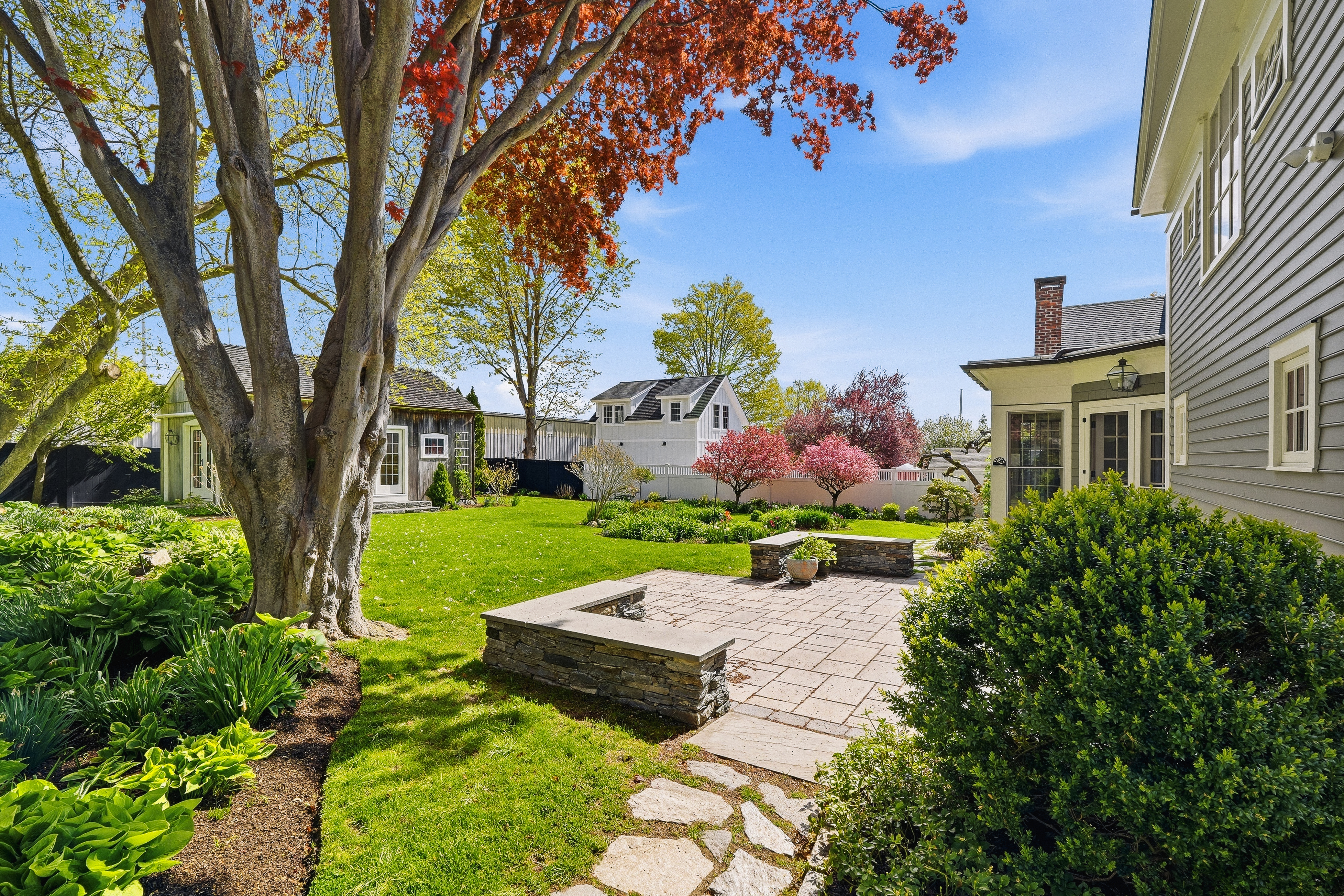  A Turnkey Antique Masterpiece Steps from Essex Village and the River - 物件實景
