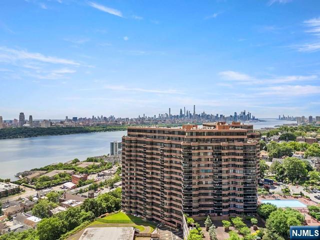 Cliffside Park, New Jersey, 07010, United States, 3 Bedrooms Bedrooms, ,4 BathroomsBathrooms,Residential,For Sale,1885354