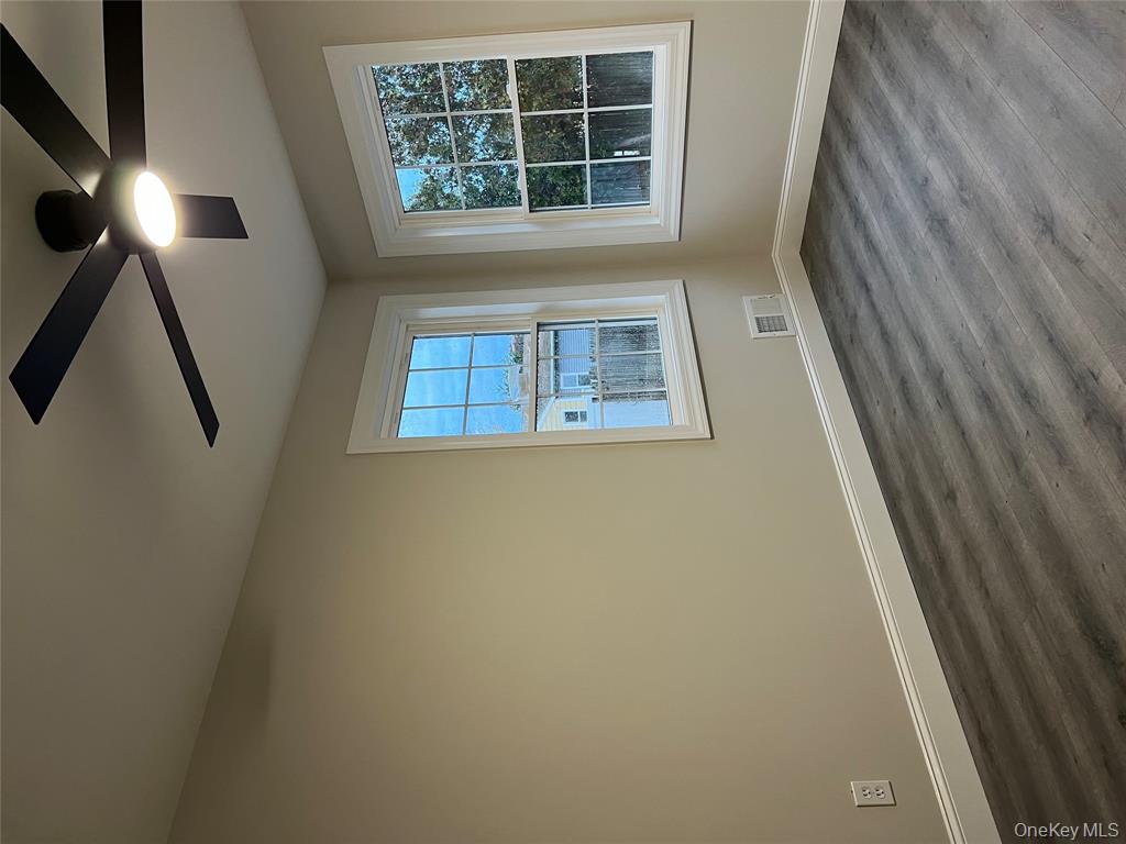 Central Islip, New York, 11722, United States, 3 Bedrooms Bedrooms, ,2 BathroomsBathrooms,Residential,For Sale,1971303