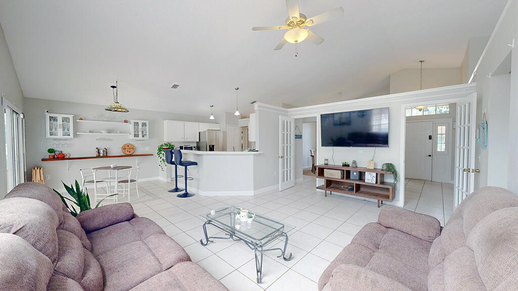 3329 Lake View Circle, Melbourne, Florida, 32934, United States, 4 Bedrooms Bedrooms, ,3 BathroomsBathrooms,Residential,For Sale,3329 Lake View Circle,1482644