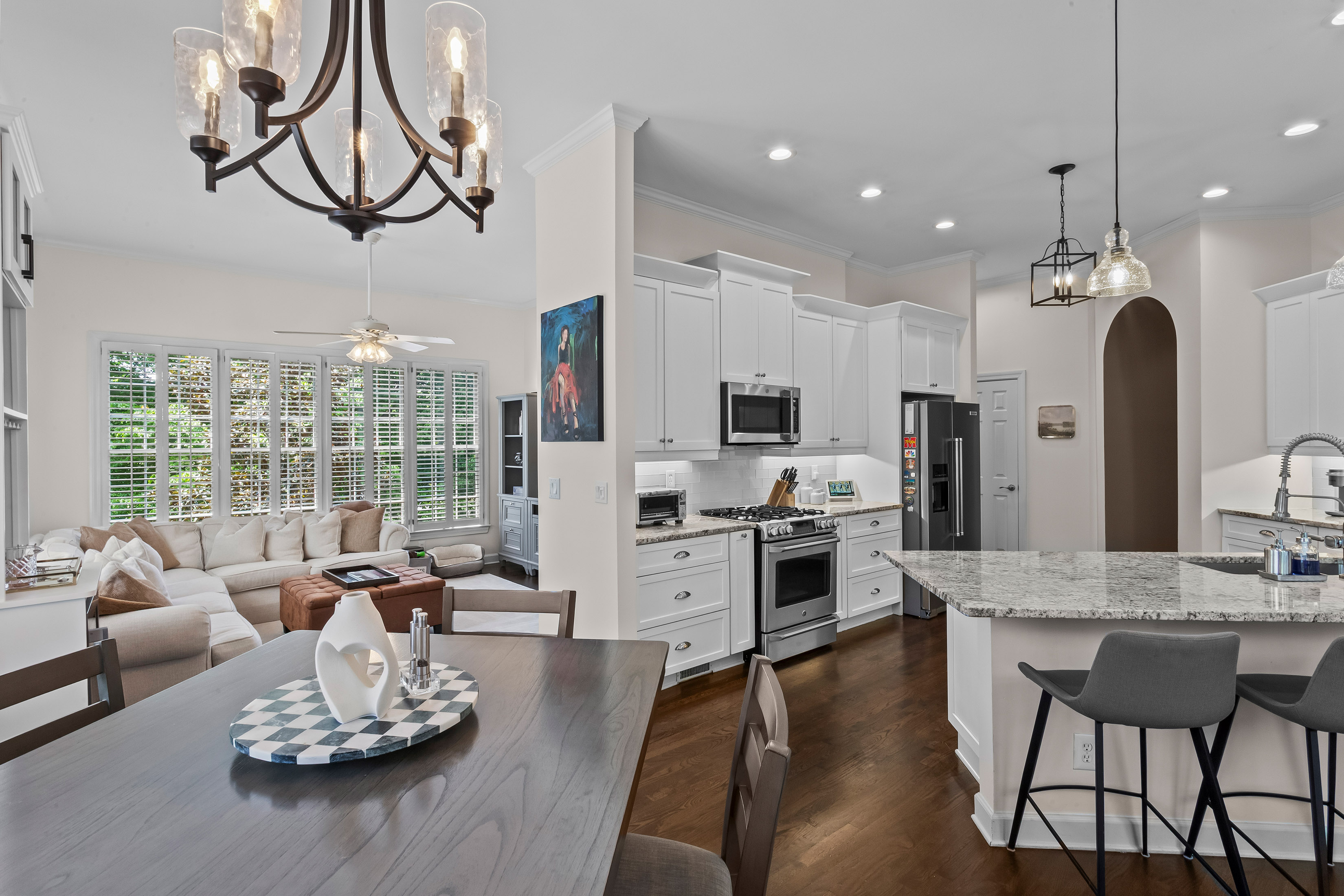  Timeless Elegance in Roswell