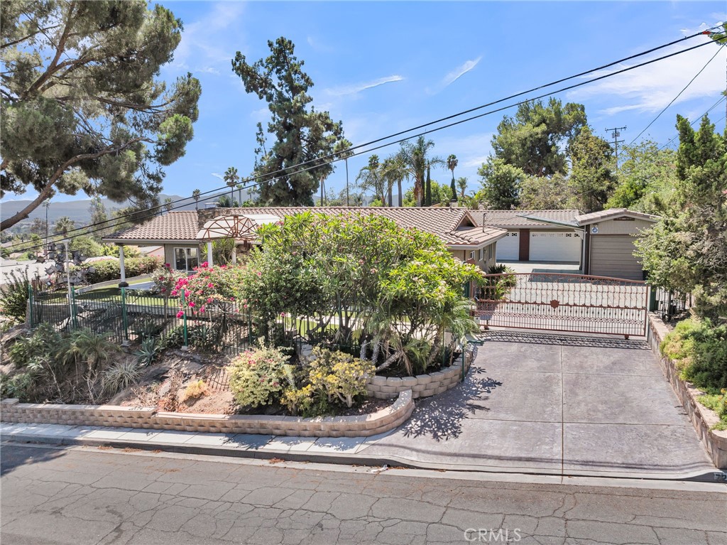 Jurupa Valley, California, 92509, United States, 3 Bedrooms Bedrooms, ,2 BathroomsBathrooms,Residential,For Sale,1939964