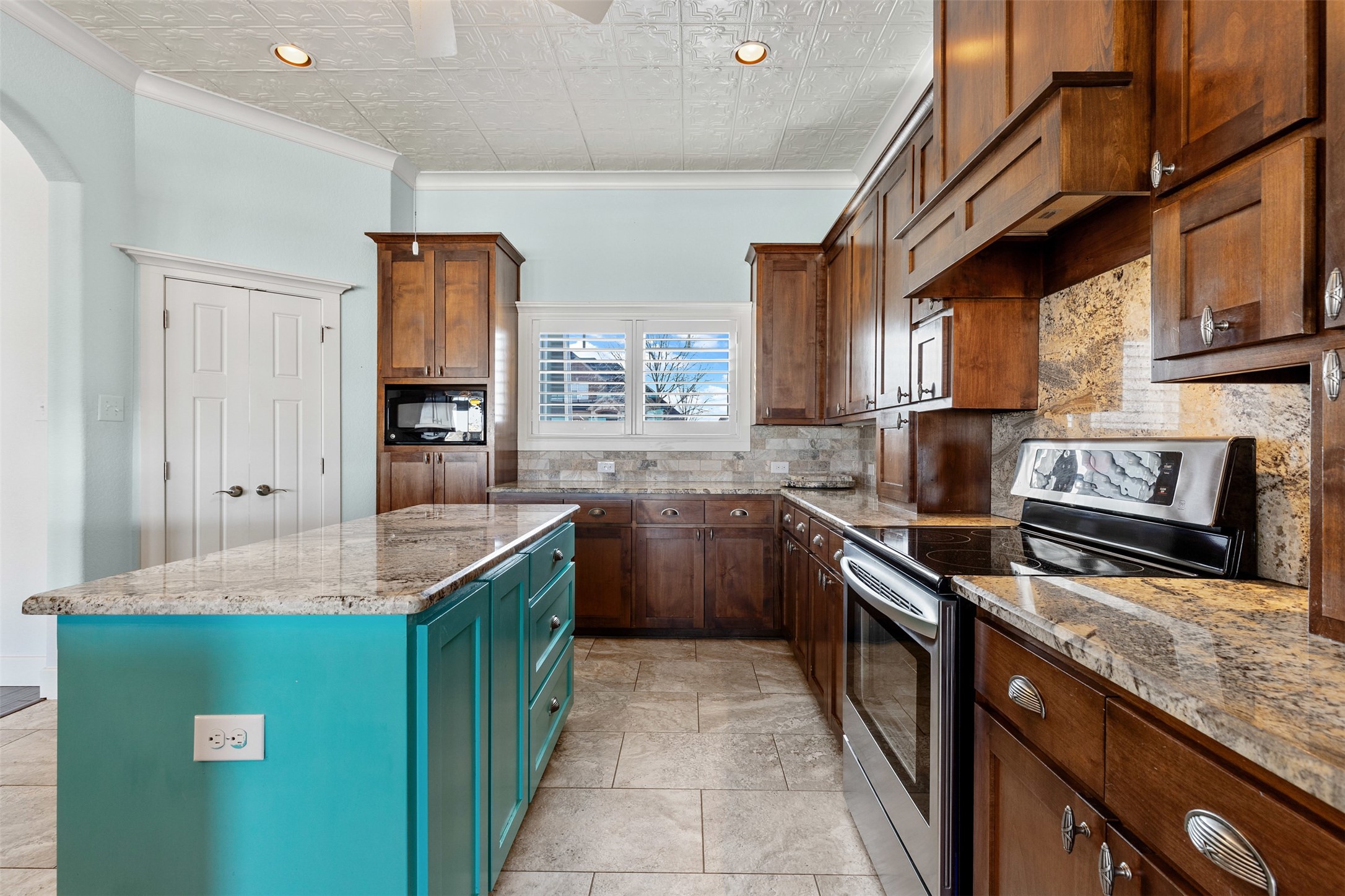 Cleburne, Texas, 76033, United States, 4 Bedrooms Bedrooms, ,3 BathroomsBathrooms,Residential,For Sale,1940352