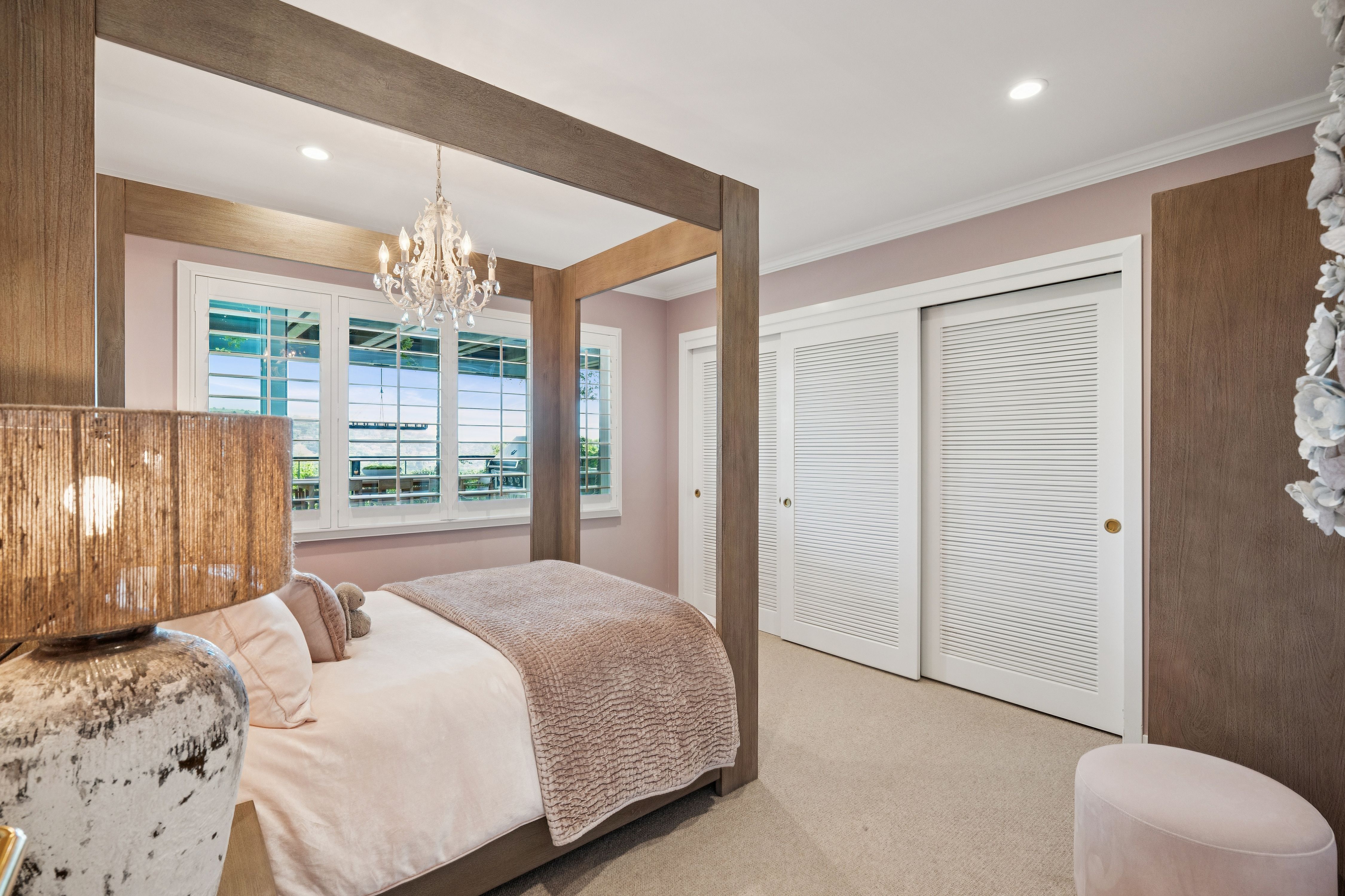  Rare One-Level Residence on Belvedere Island