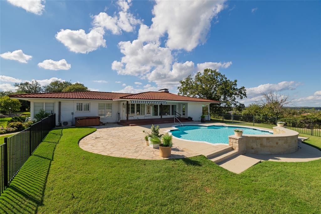 Weatherford, Texas, 76086, United States, 3 Bedrooms Bedrooms, ,4 BathroomsBathrooms,Residential,For Sale,1974864