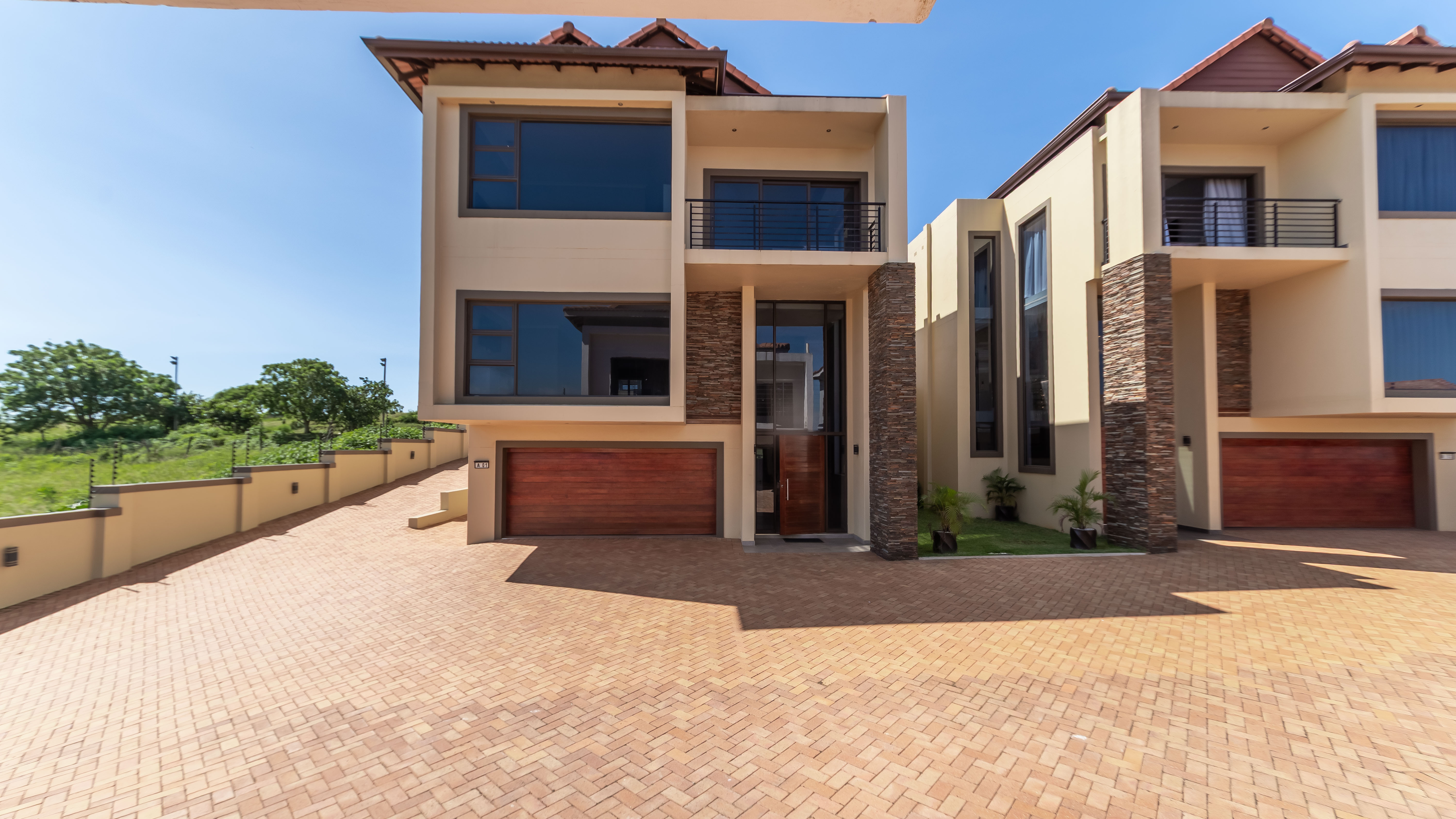  Three-Storey Contemporary Townhouse Bordering a Protected Coastal Forest - 物件實景