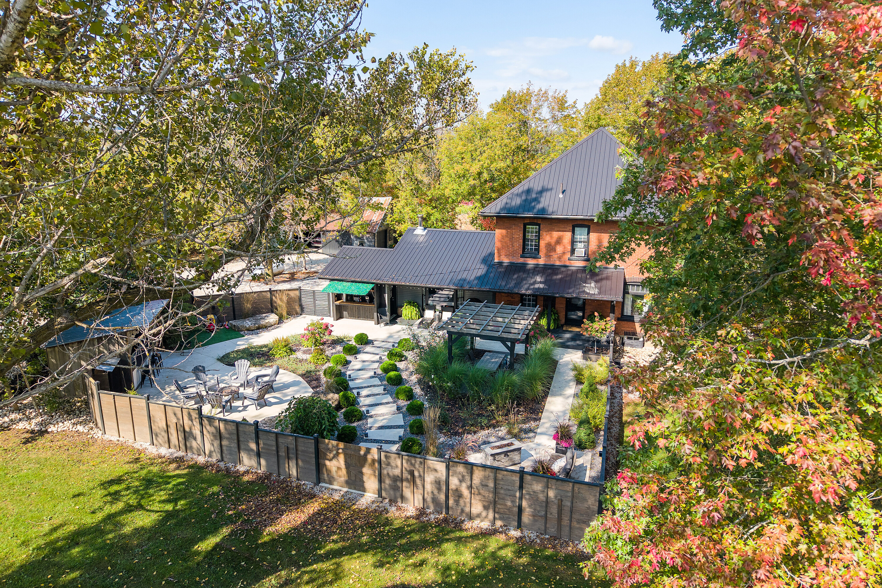  Charming Century Home - 物件實景