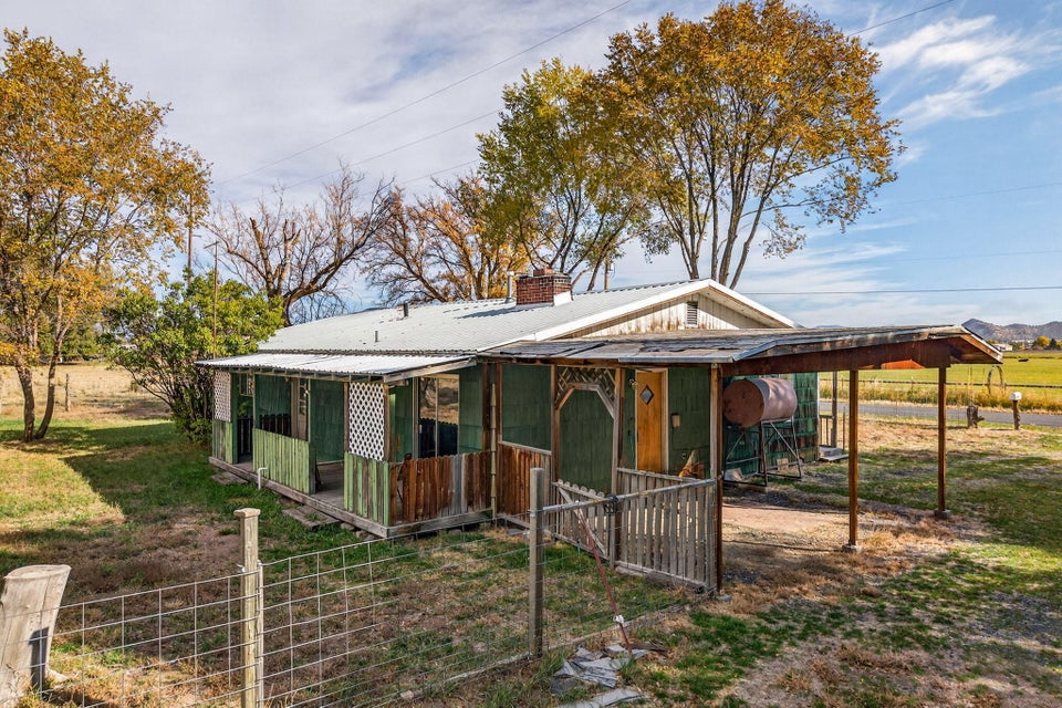 Prineville, Oregon, 97754, United States, 3 Bedrooms Bedrooms, ,1 BathroomBathrooms,Residential,For Sale,1971194