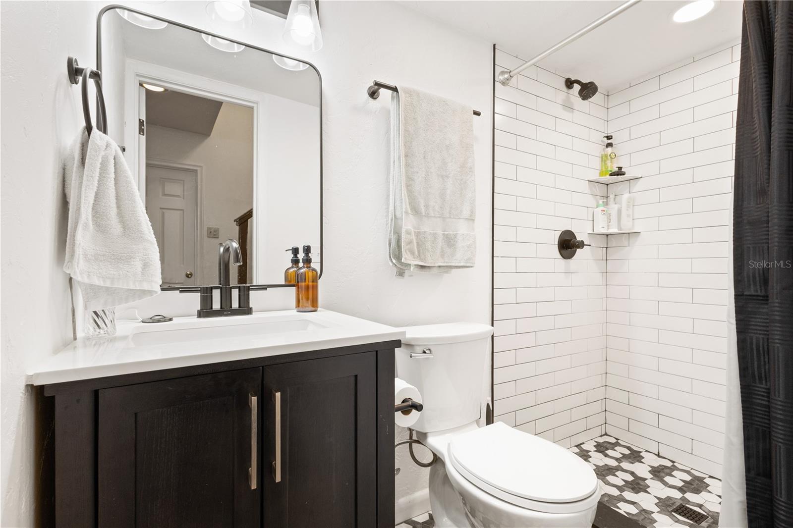 Gainsville, Florida, 32607, United States, 5 Bedrooms Bedrooms, ,4 BathroomsBathrooms,Residential,For Sale,2014852