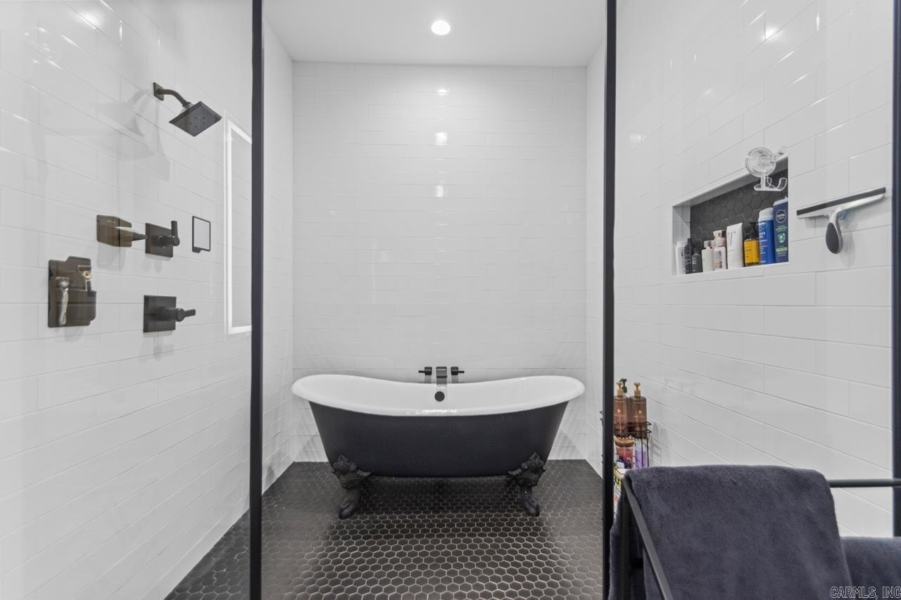 Benton, Arkansas, 72019, United States, 4 Bedrooms Bedrooms, ,3 BathroomsBathrooms,Residential,For Sale,1981558