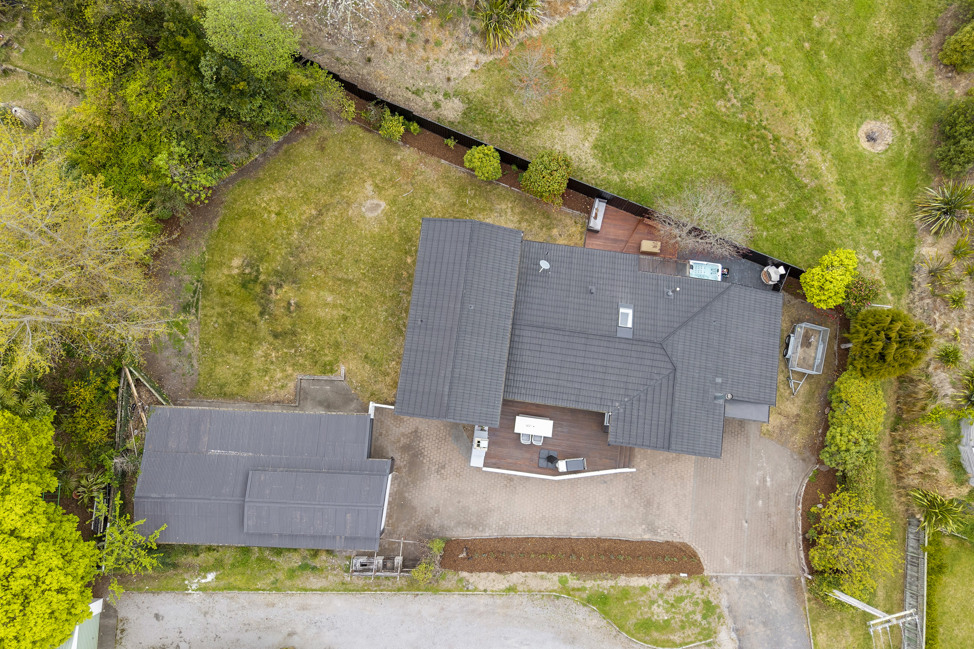  Classic Kiwi Bach in Coveted Kowhai Road - 物件實景