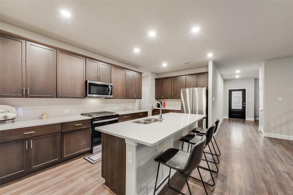 Melissa, Texas, 75454, United States, 4 Bedrooms Bedrooms, ,4 BathroomsBathrooms,Residential,For Sale,1900978