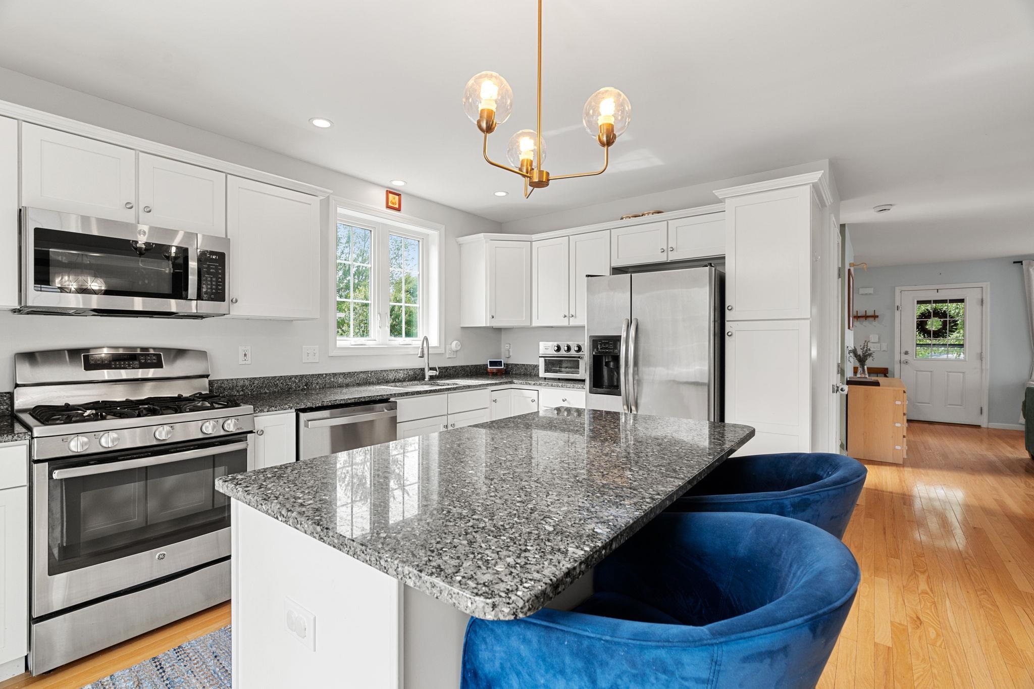 Dover, New Hampshire, 03820, United States, 4 Bedrooms Bedrooms, ,3 BathroomsBathrooms,Residential,For Sale,1941678
