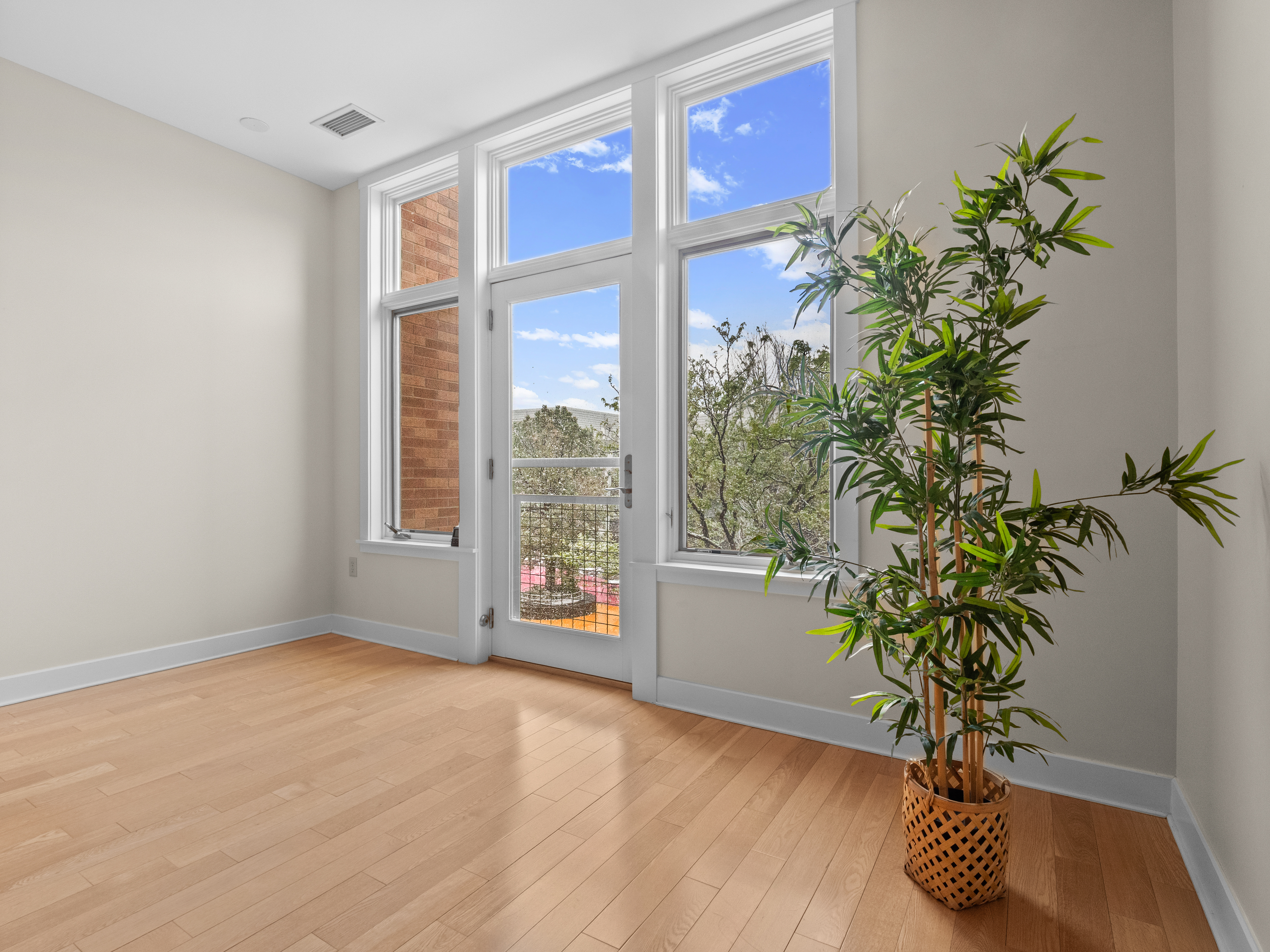  Perfectly positioned in the heart of Belmar’s vibrant downtown district - 物件實景