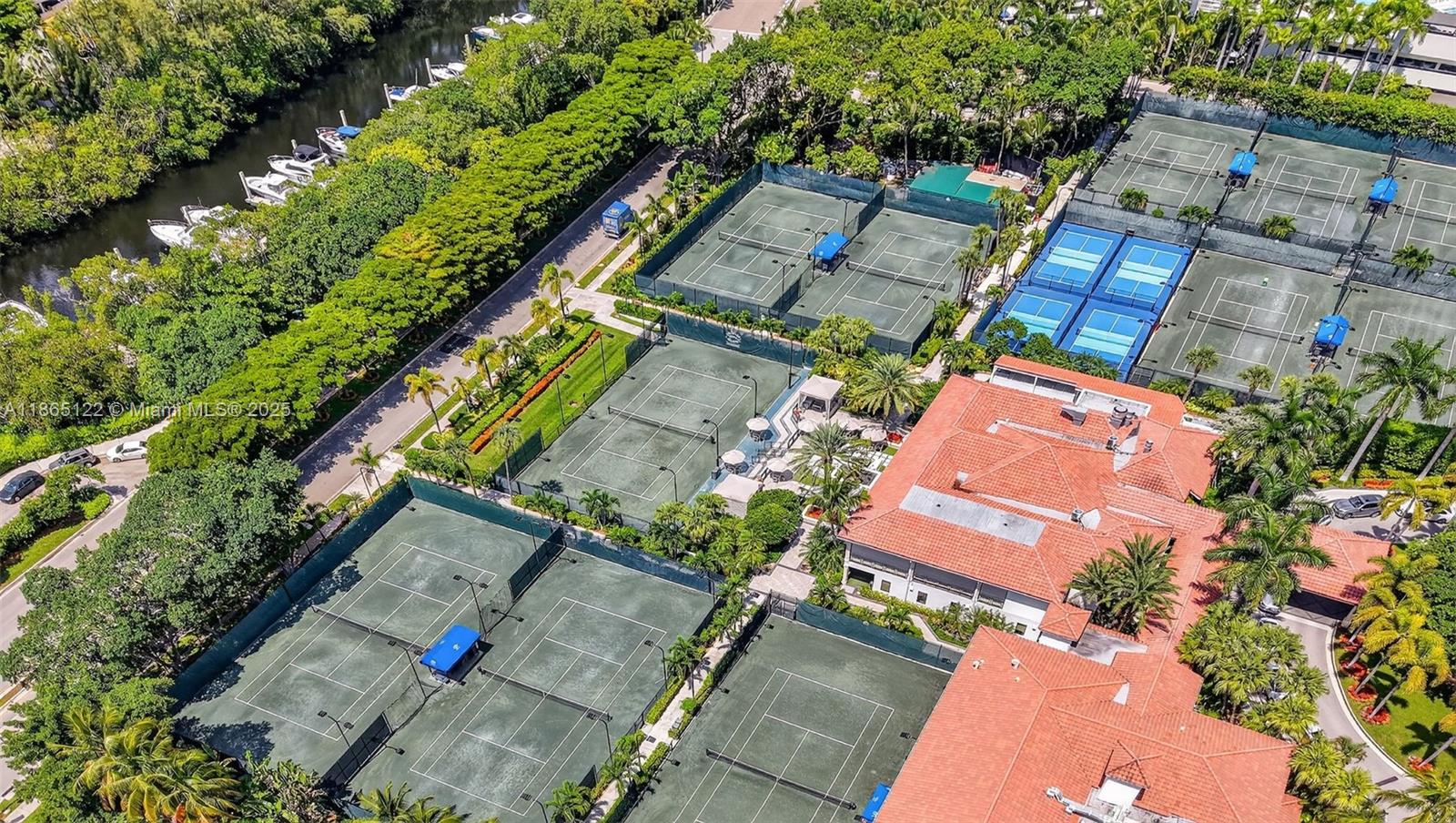 Aventura, Florida, 33160, United States, 3 Bedrooms Bedrooms, ,4 BathroomsBathrooms,Residential,For Sale,1942054