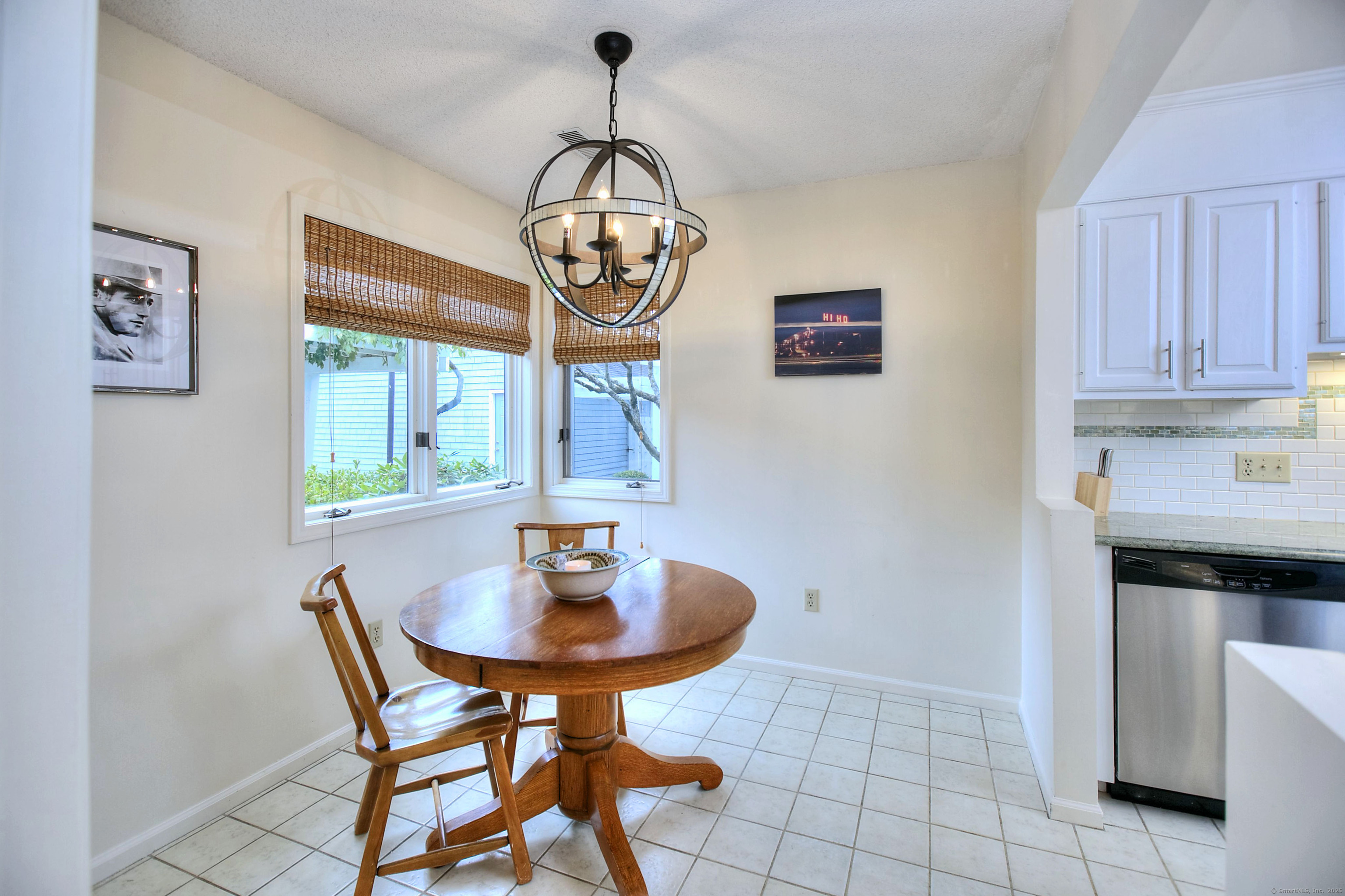 Westport, Connecticut, 06880, United States, 2 Bedrooms Bedrooms, ,3 BathroomsBathrooms,Residential,For Sale,1988257