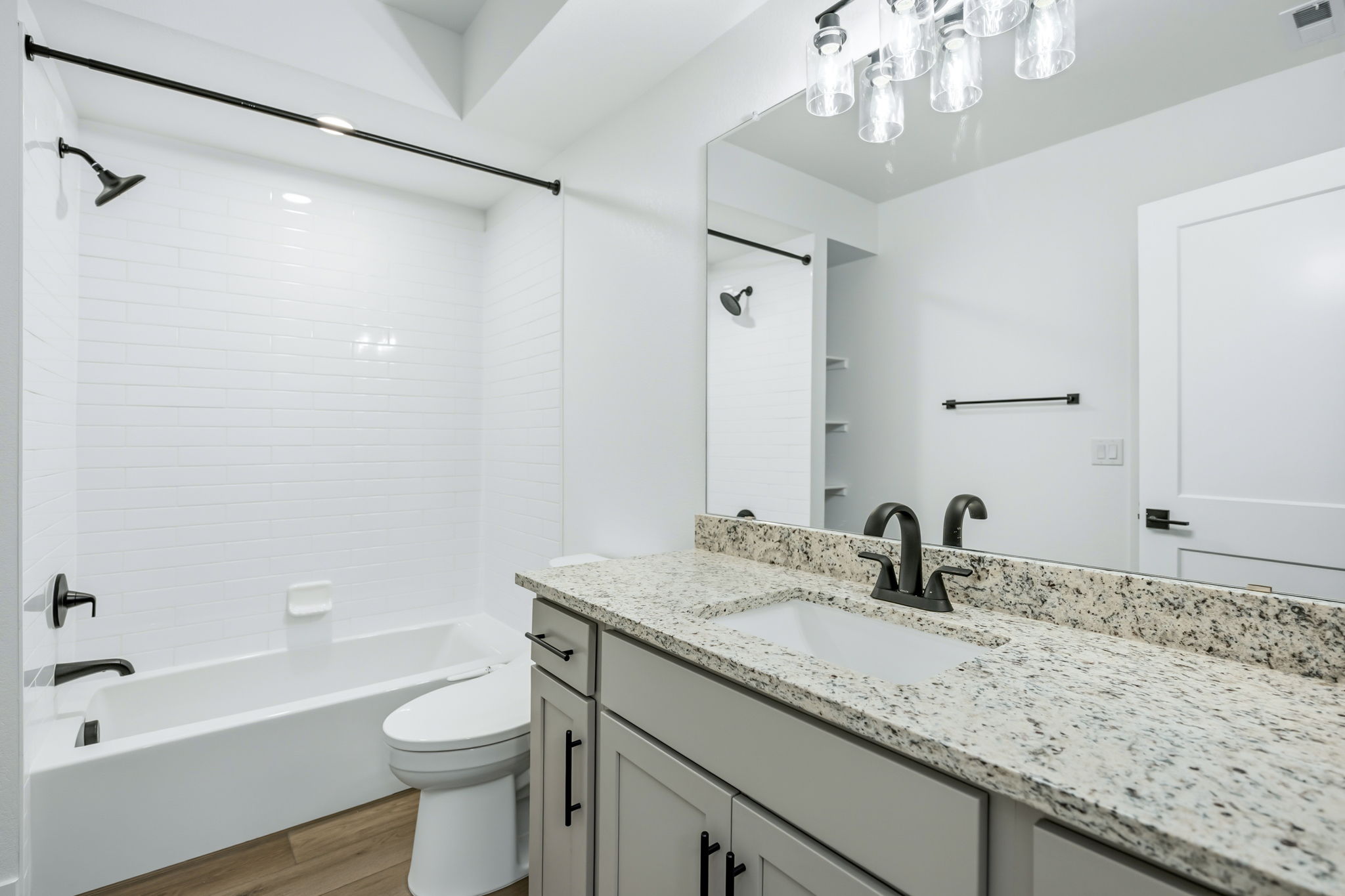  Thoughtfully designed brand new property in Englewood - 物件實景