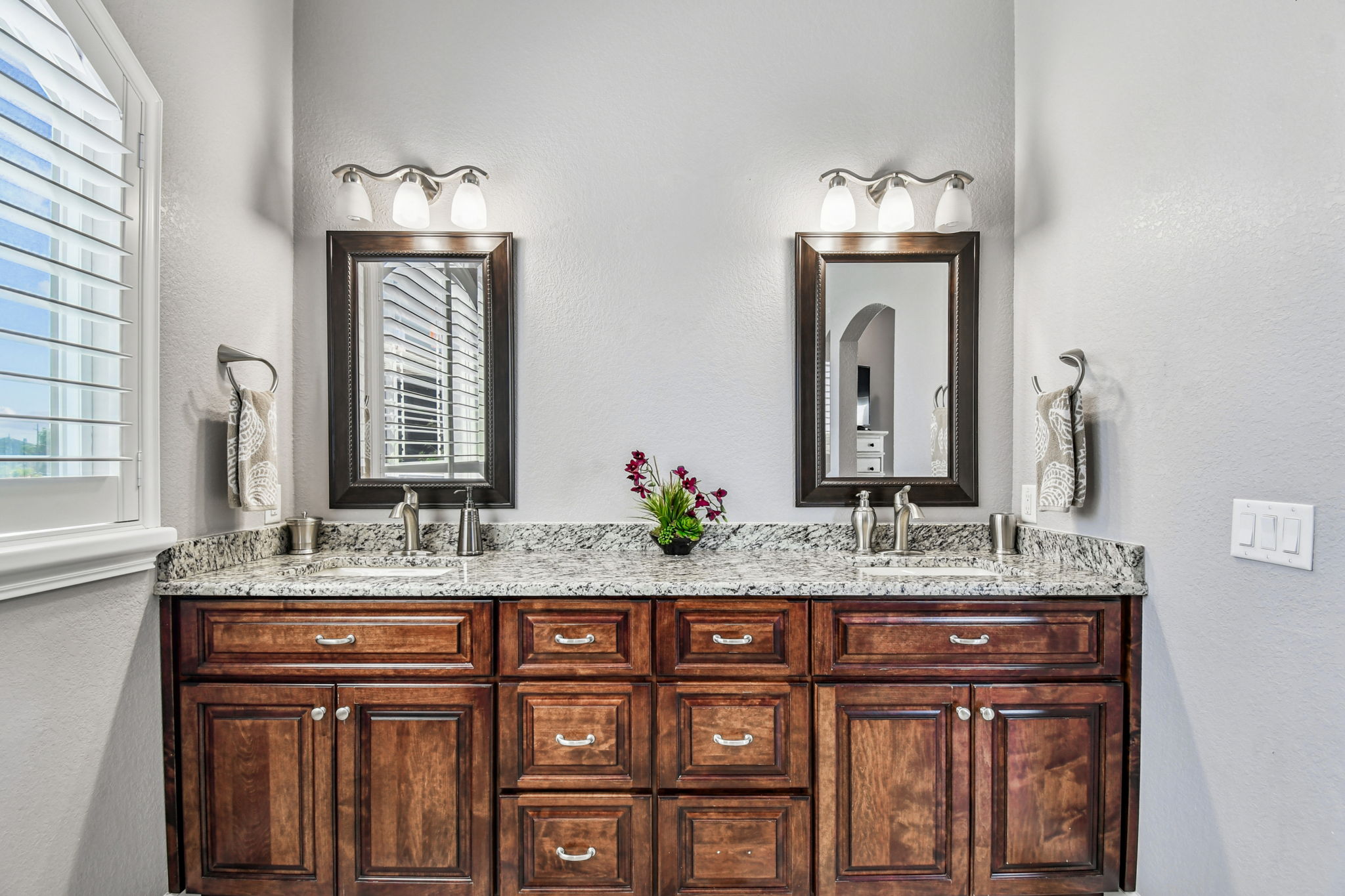 Madeira Beach, Florida, 33708, United States, 6 Bedrooms Bedrooms, ,6 BathroomsBathrooms,Residential,For Sale,1975666