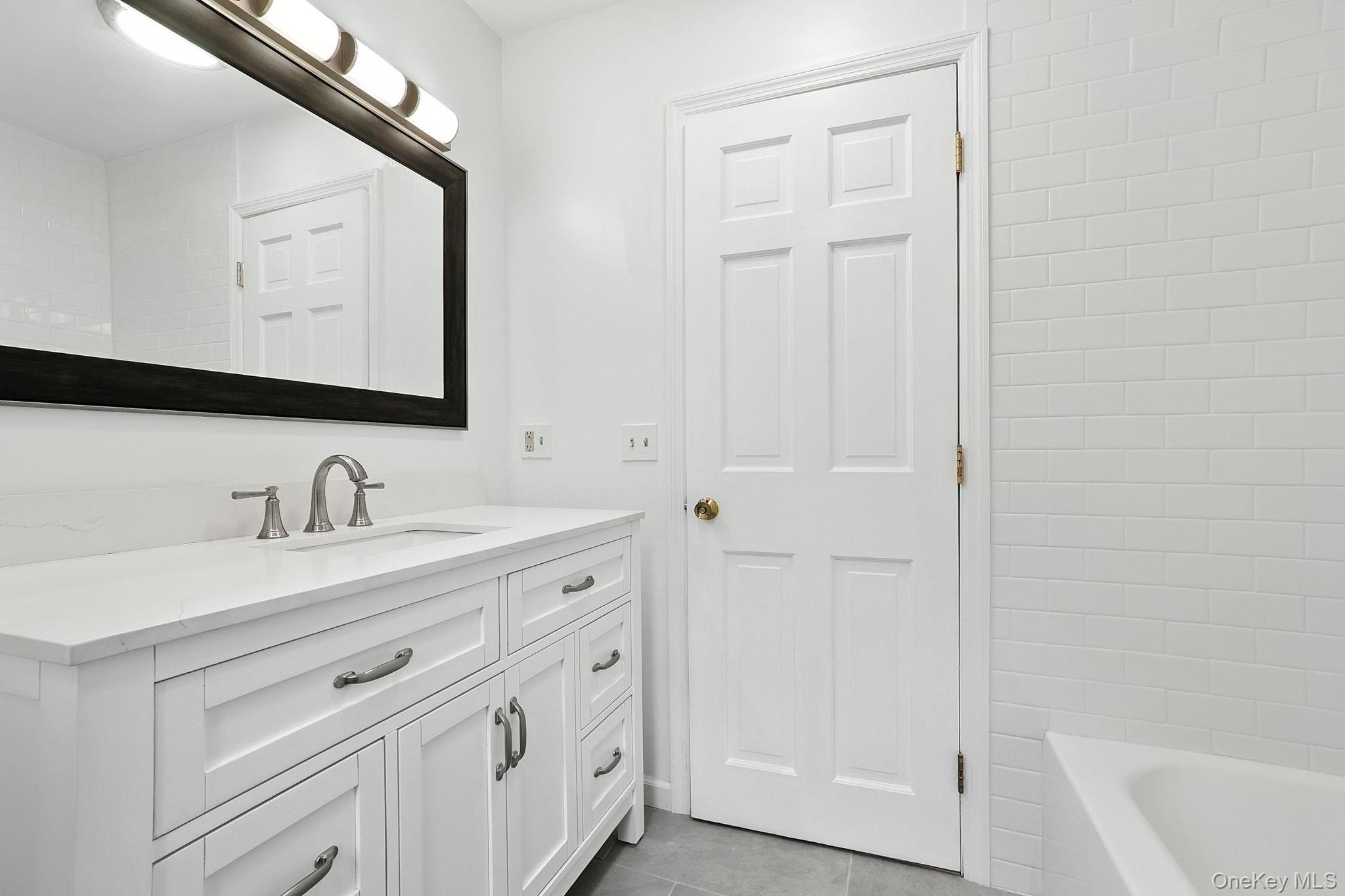 Red Hook, New York, 12571, United States, 5 Bedrooms Bedrooms, ,4 BathroomsBathrooms,Residential,For Sale,1978278