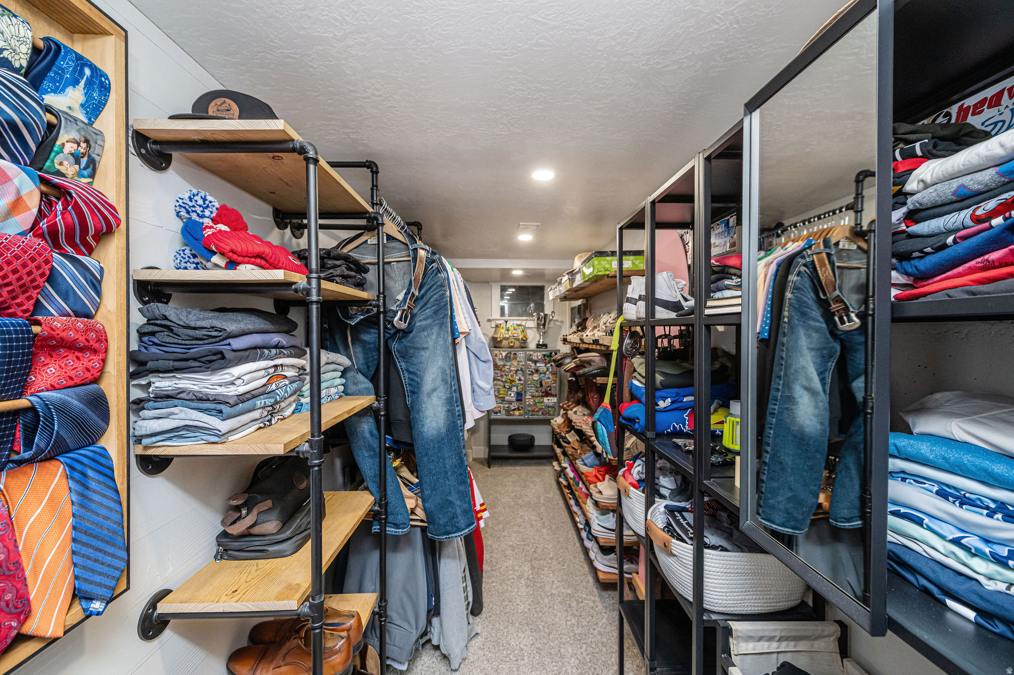 Bountiful, Utah, 84010, United States, 3 Bedrooms Bedrooms, ,2 BathroomsBathrooms,Residential,For Sale,1985173