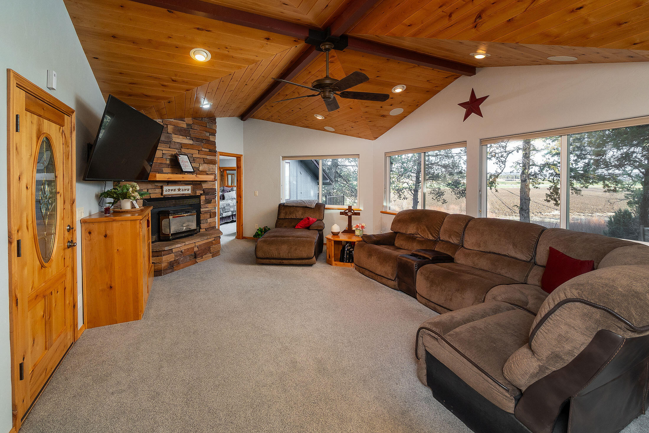 Prineville, Oregon, 97754, United States, 3 Bedrooms Bedrooms, ,2 BathroomsBathrooms,Residential,For Sale,1753104