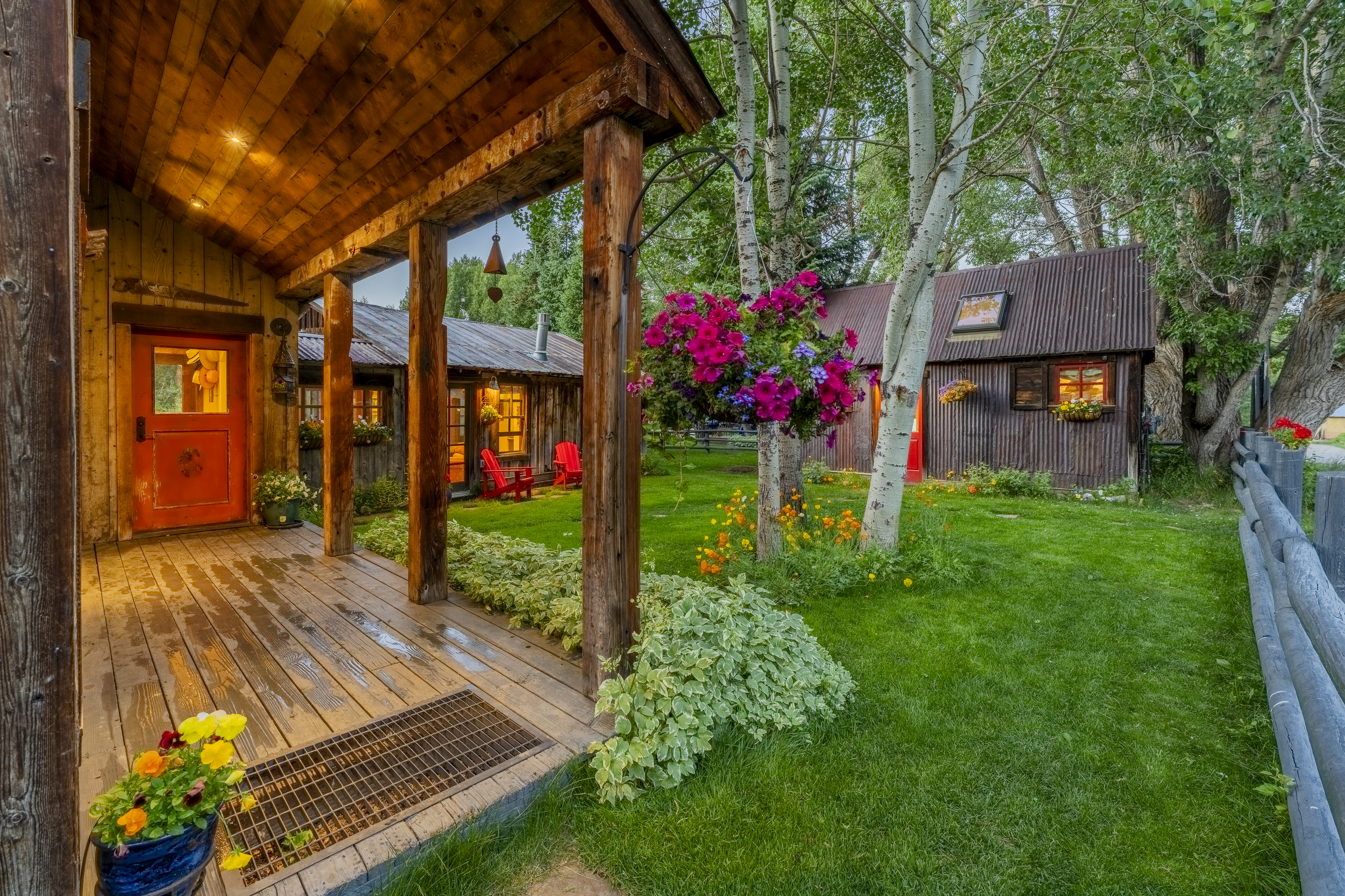  BEAR ALLEY - Unwrap The Fairytale - A Once-In-A-Lifetime Creekside Compound - 物件實景