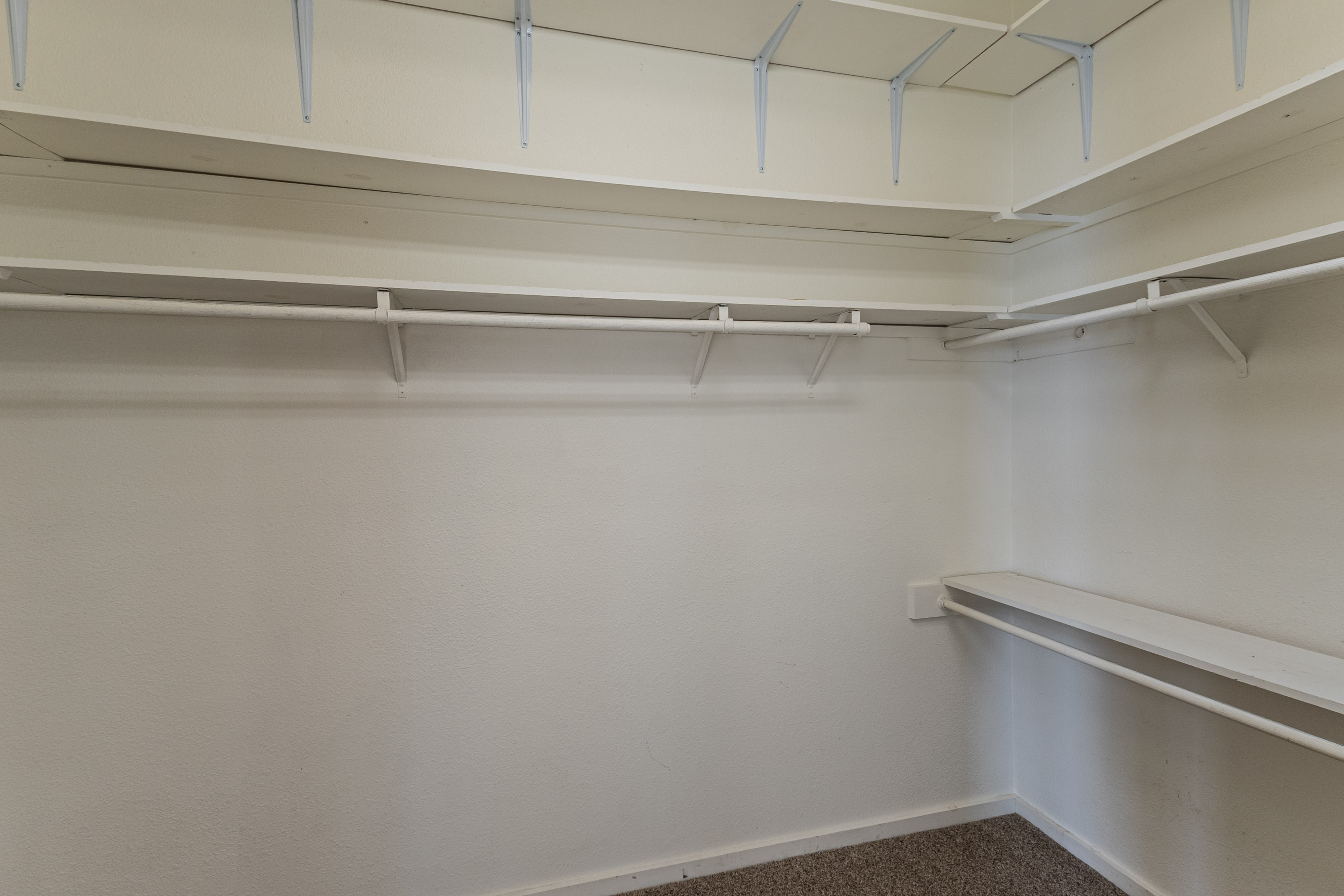 Farmington, New Mexico, 87402, United States, 4 Bedrooms Bedrooms, ,3 BathroomsBathrooms,Residential,For Sale,1995445